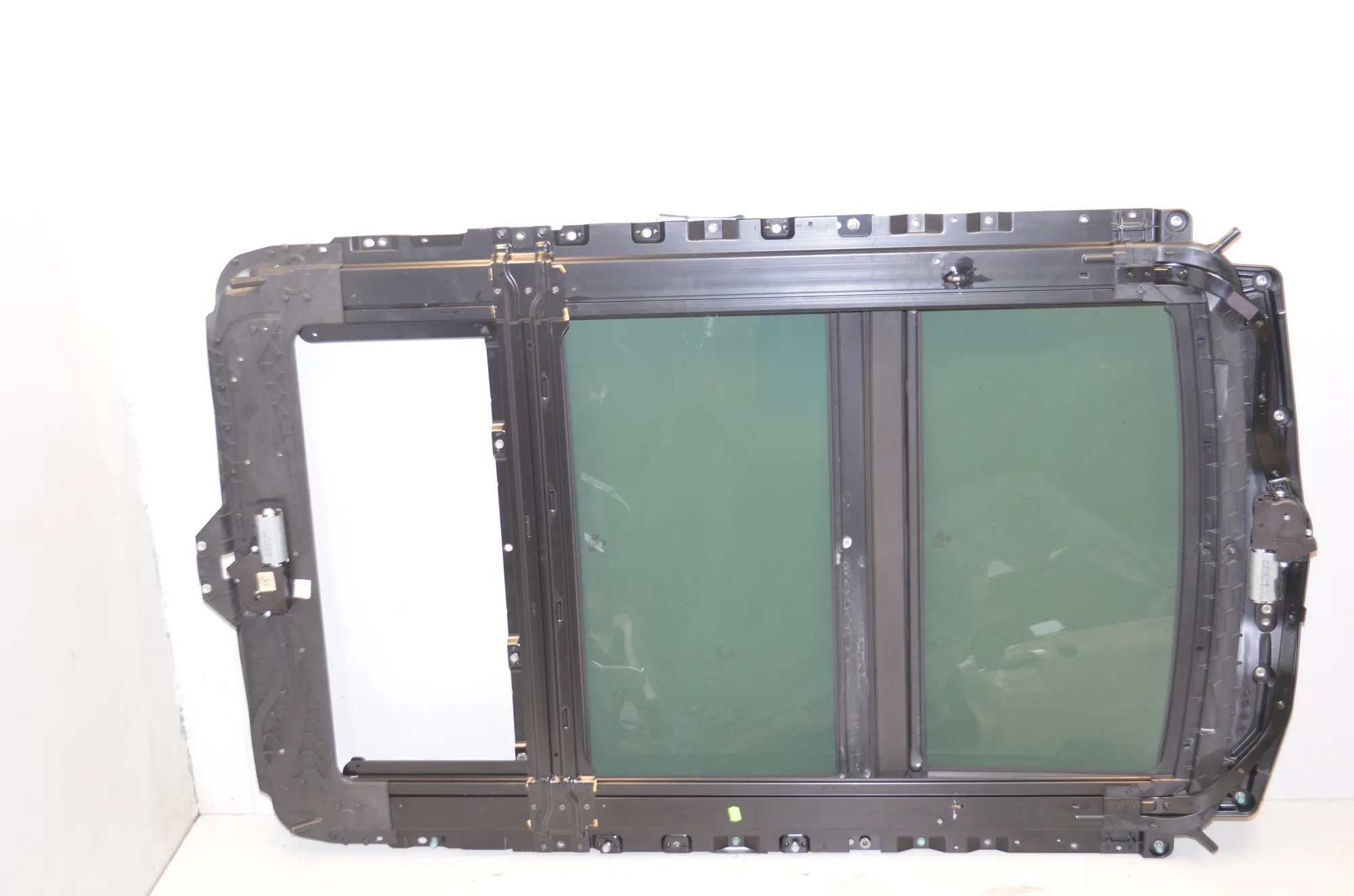 Sunroof – OEM 7228756 · BMW 5 Touring (F11) M 550 d xDrive 2012 – 3