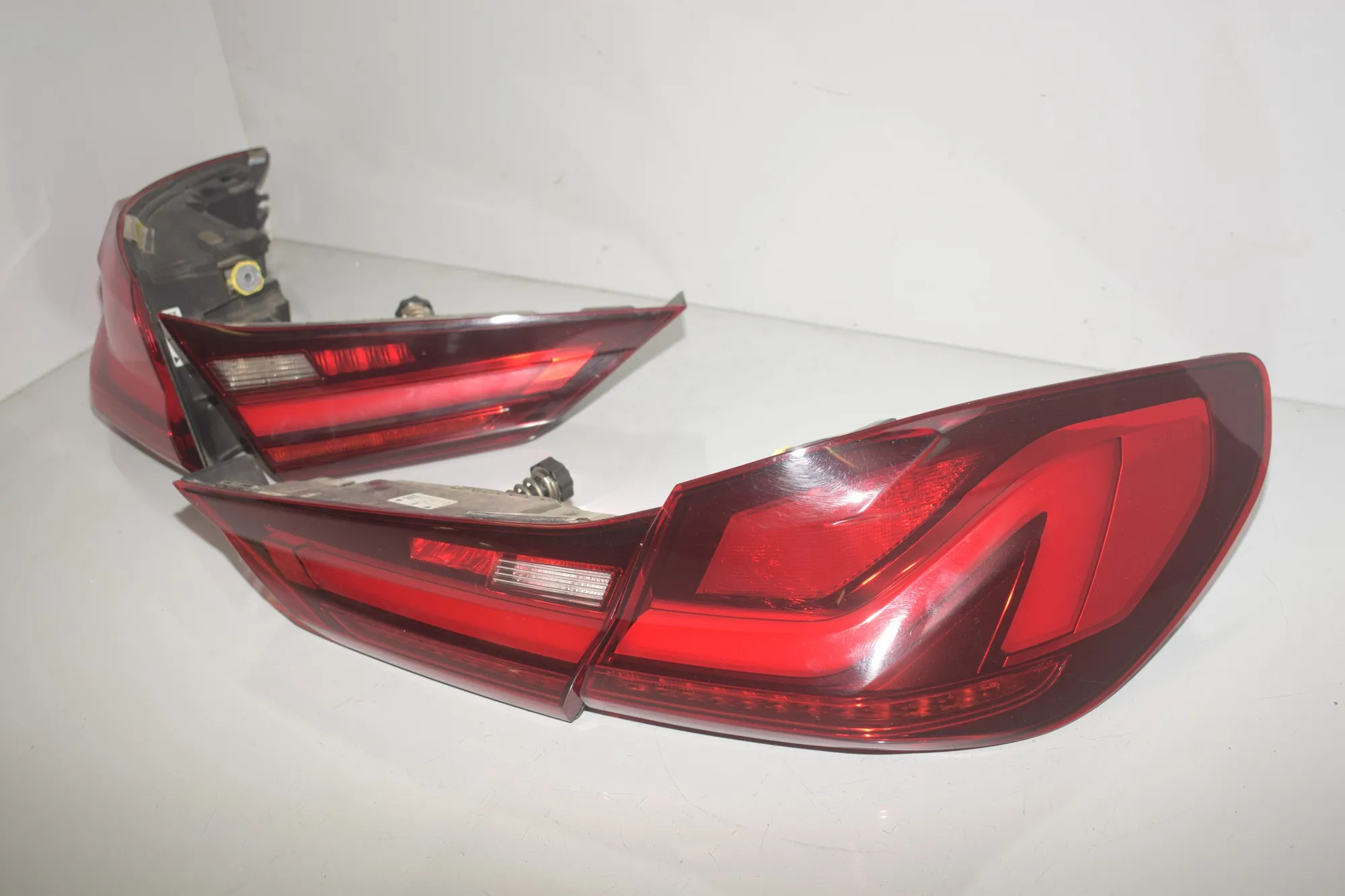 Rear Tail Light Set – OEM 7450652 · BMW 1 (F40) (2019 - -) (F40)118i 2020 – 5