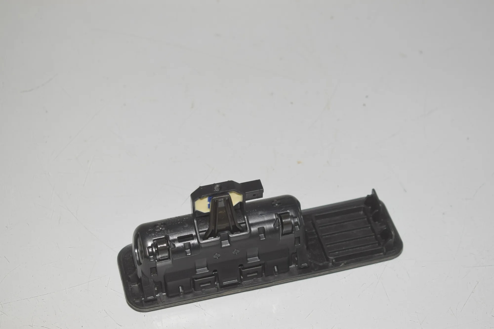 Tailgate Handle – OEM 7381867 · BMW 1 (F40) (2019 - -) (F40)118i 2020 – 3