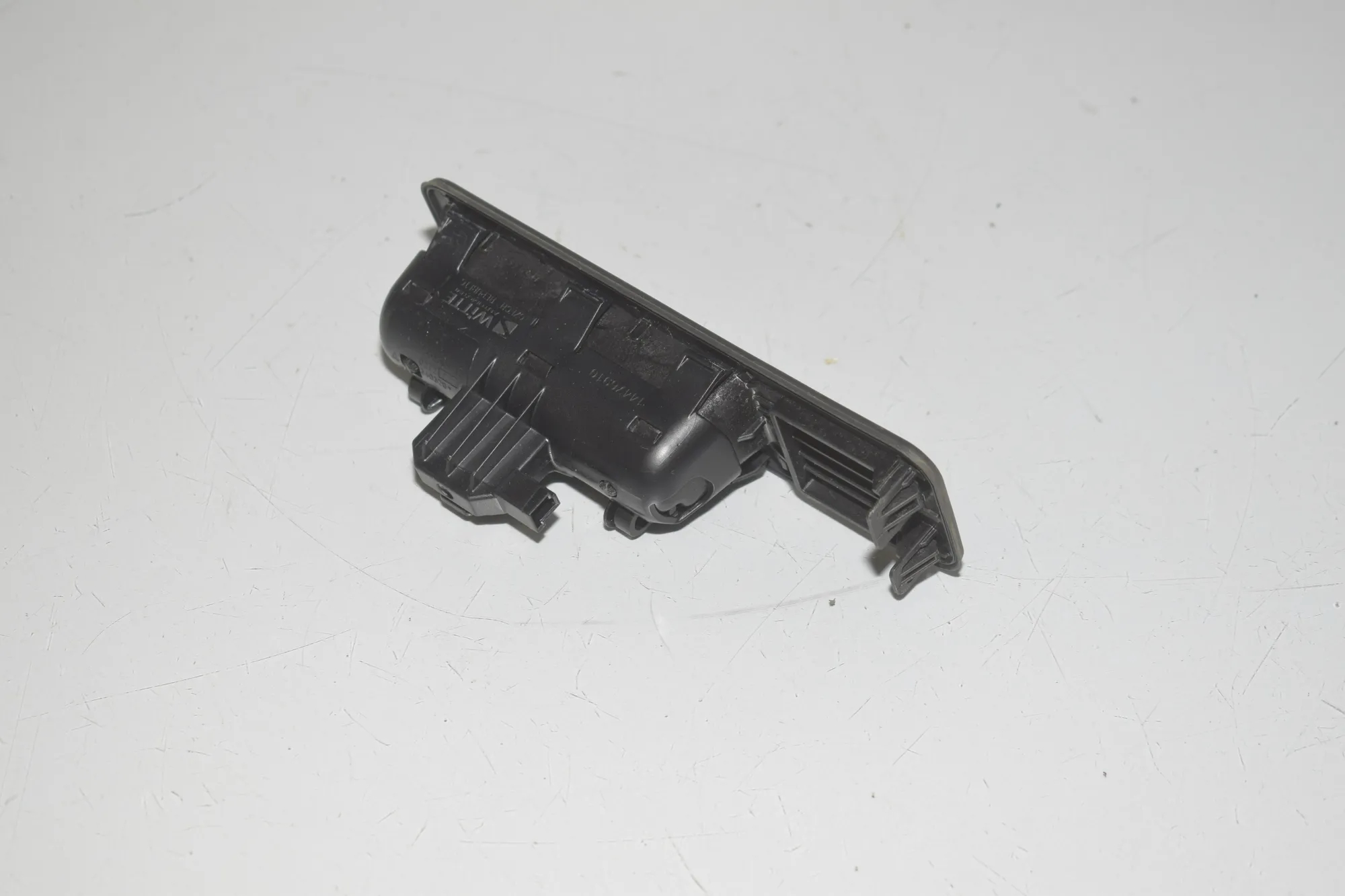 Tailgate Handle – OEM 7381867 · BMW 1 (F40) (2019 - -) (F40)118i 2020 – 2