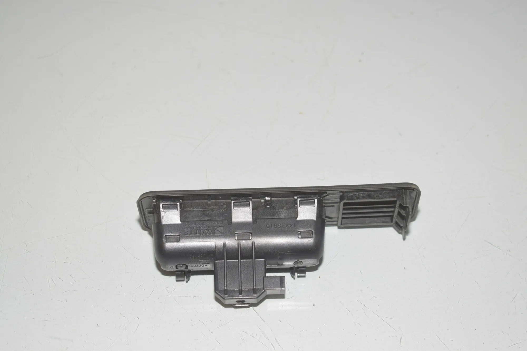 Tailgate Handle – OEM 7381867 · BMW 1 (F40) (2019 - -) (F40)118i 2020 – 4