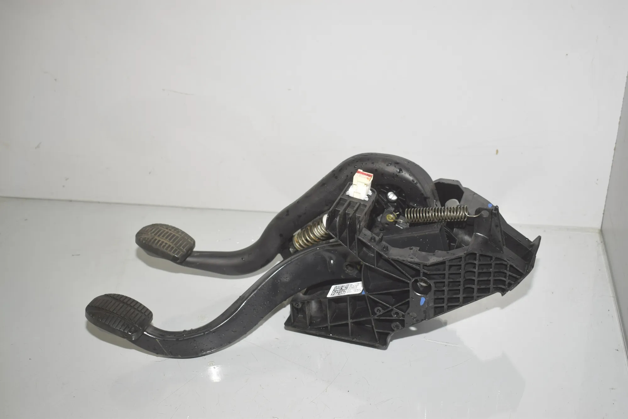 Brake Pedal – OEM 6870848 · BMW X1 (F48) xDrive 18 d 2018 – 3