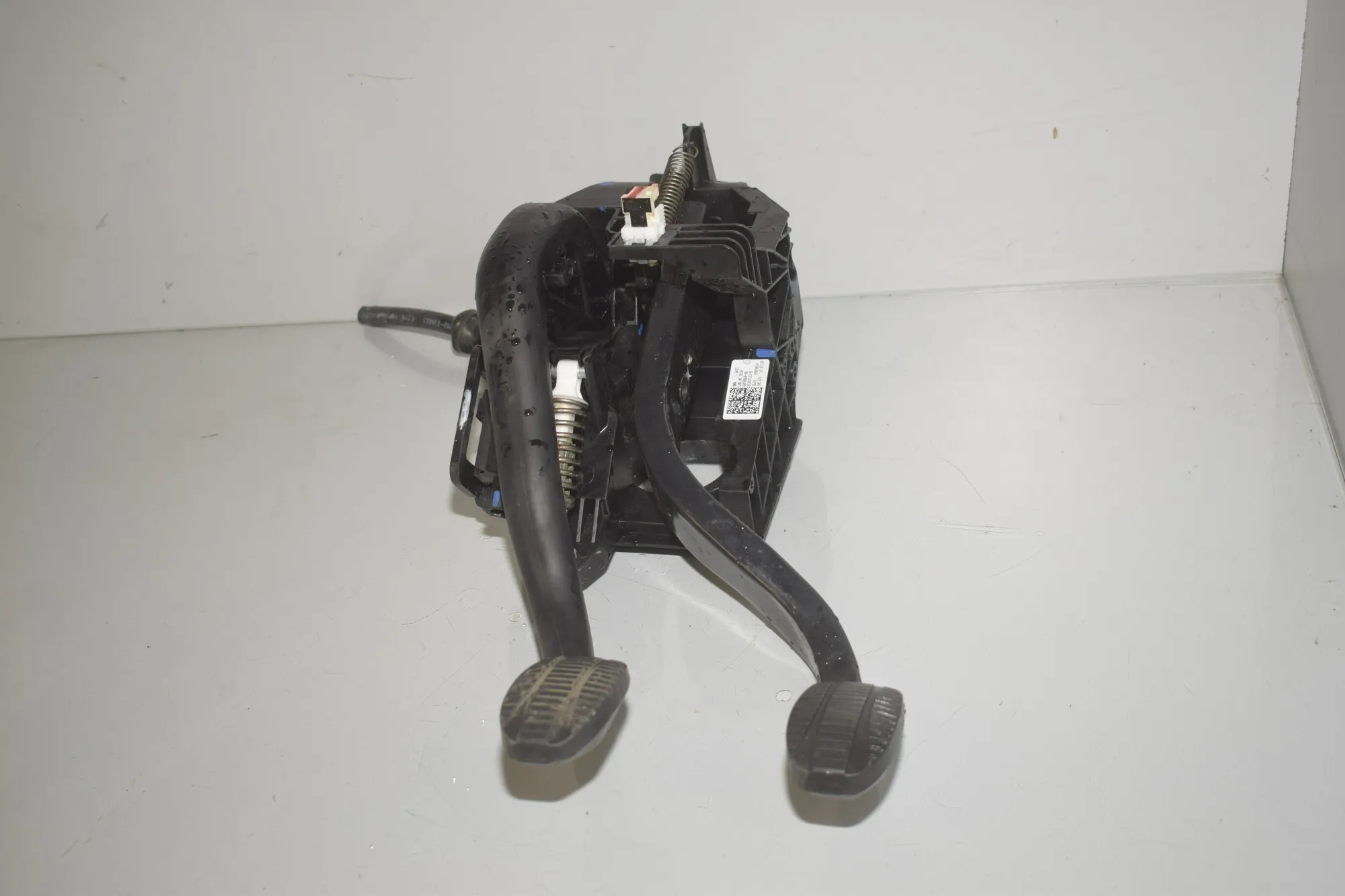 Brake Pedal – OEM 6870848 · BMW X1 (F48) xDrive 18 d 2018