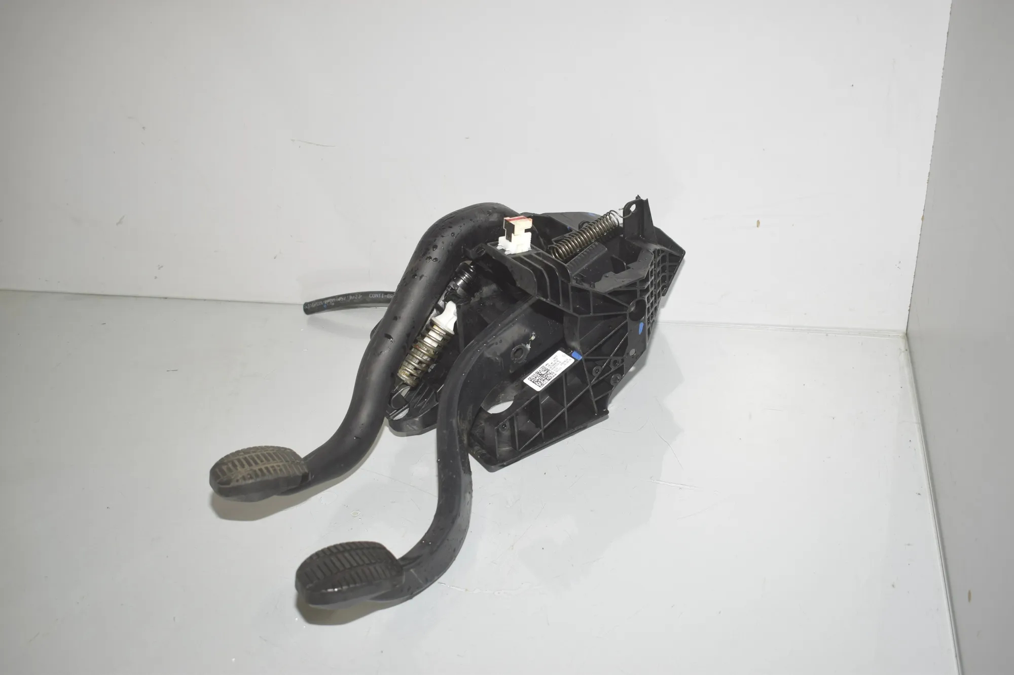 Brake Pedal – OEM 6870848 · BMW X1 (F48) xDrive 18 d 2018 – 2