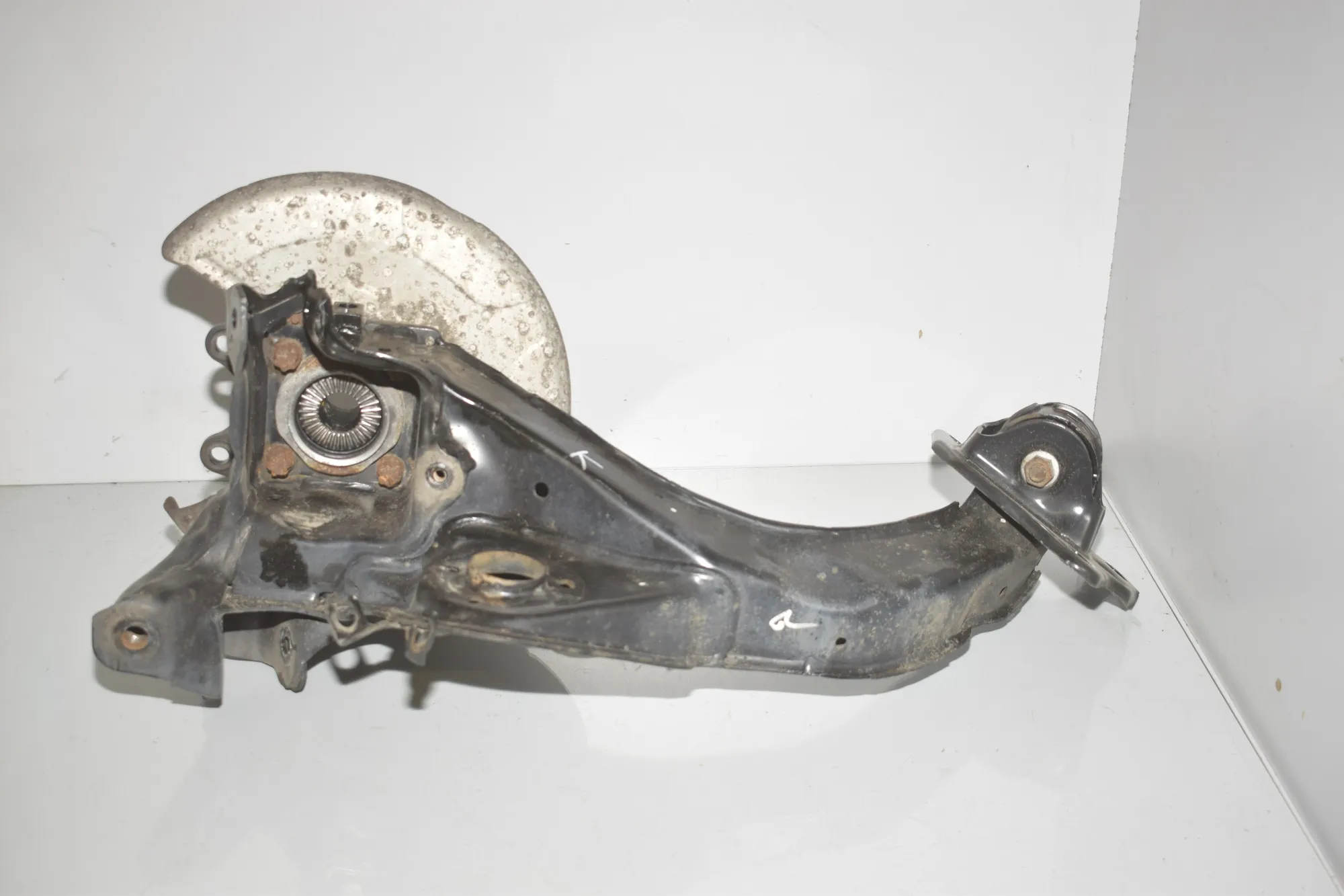 Rear Left Wheel Hub Spindle – OEM 8842879 · BMW X1 (F48) xDrive 18 d 2018
