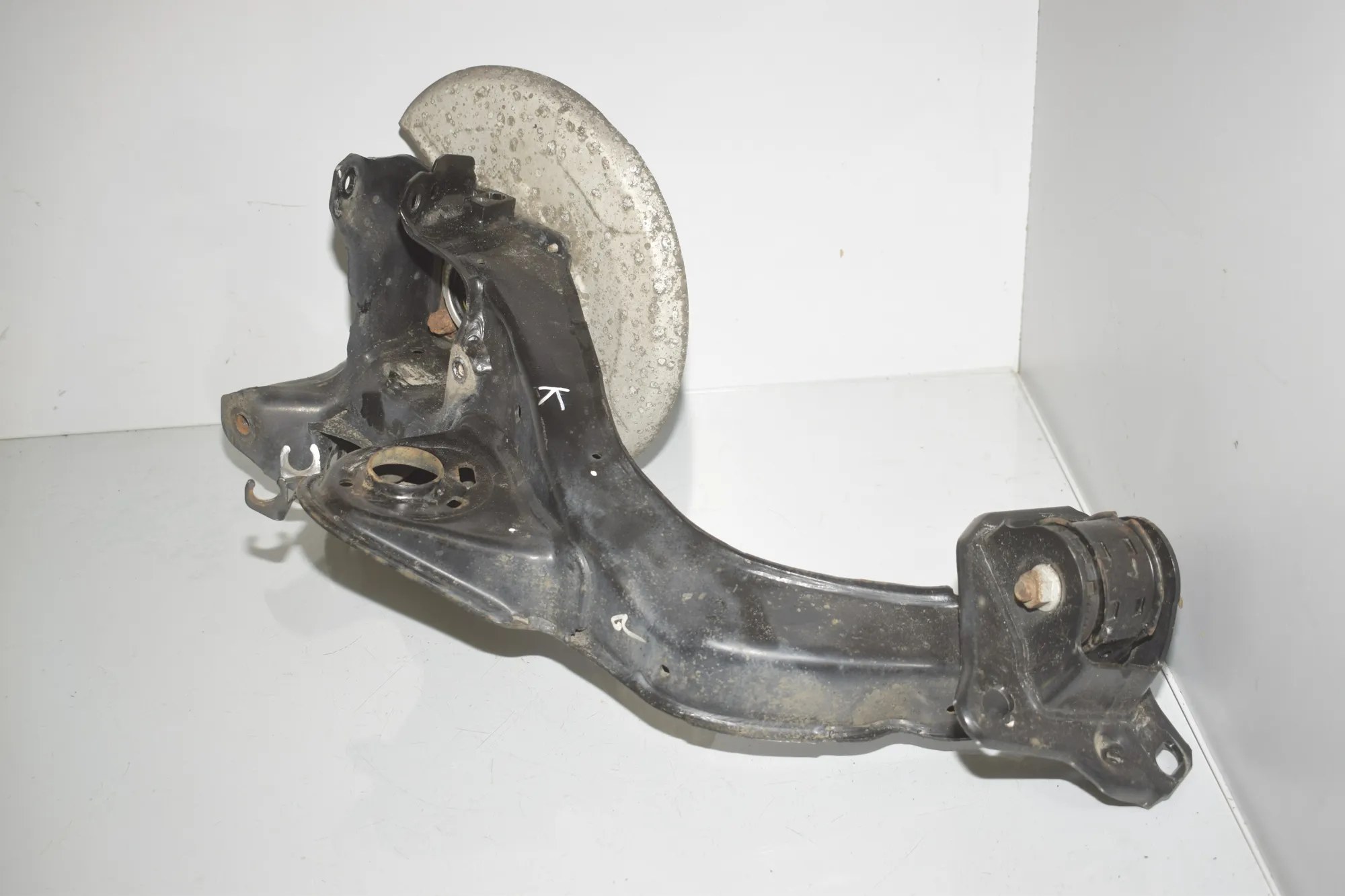 Rear Left Wheel Hub Spindle – OEM 8842879 · BMW X1 (F48) xDrive 18 d 2018 – 3
