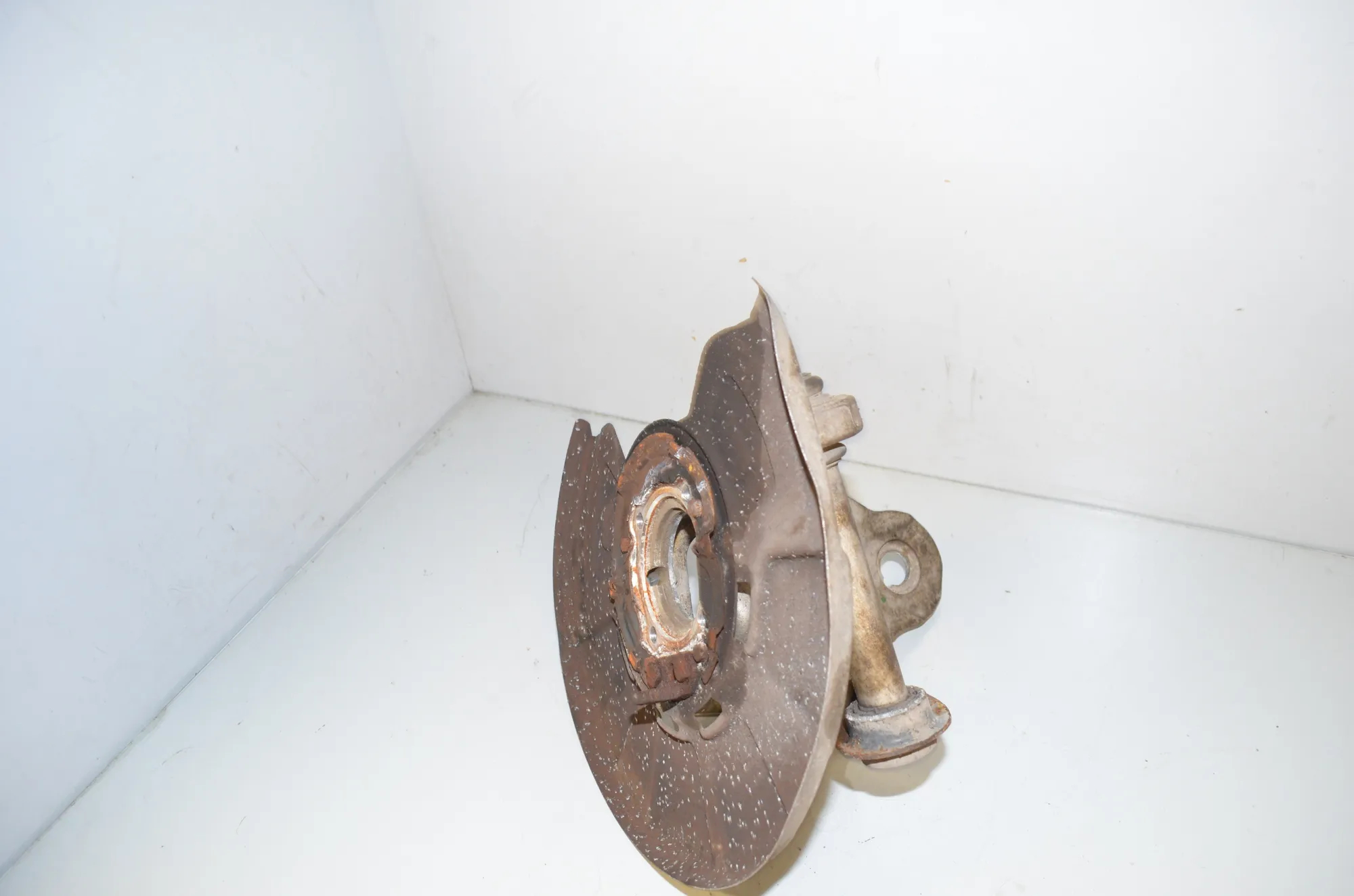 Rear Left Wheel Hub Spindle – OEM 6879101 · BMW X6 (E71, E72) xDrive 50 i 2008 – 2