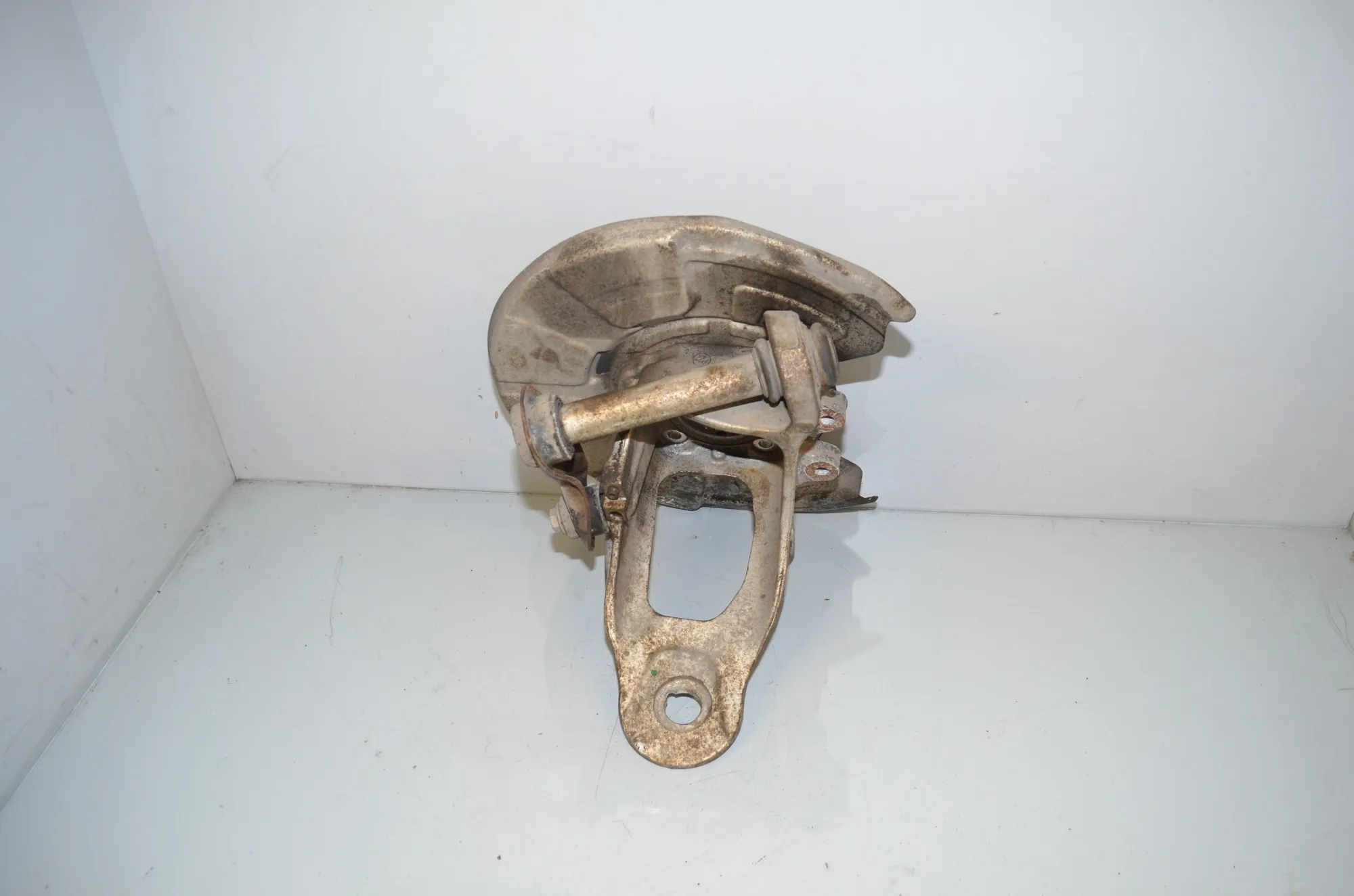 Rear Left Wheel Hub Spindle – OEM 6879101 · BMW X6 (E71, E72) xDrive 50 i 2008 – 3