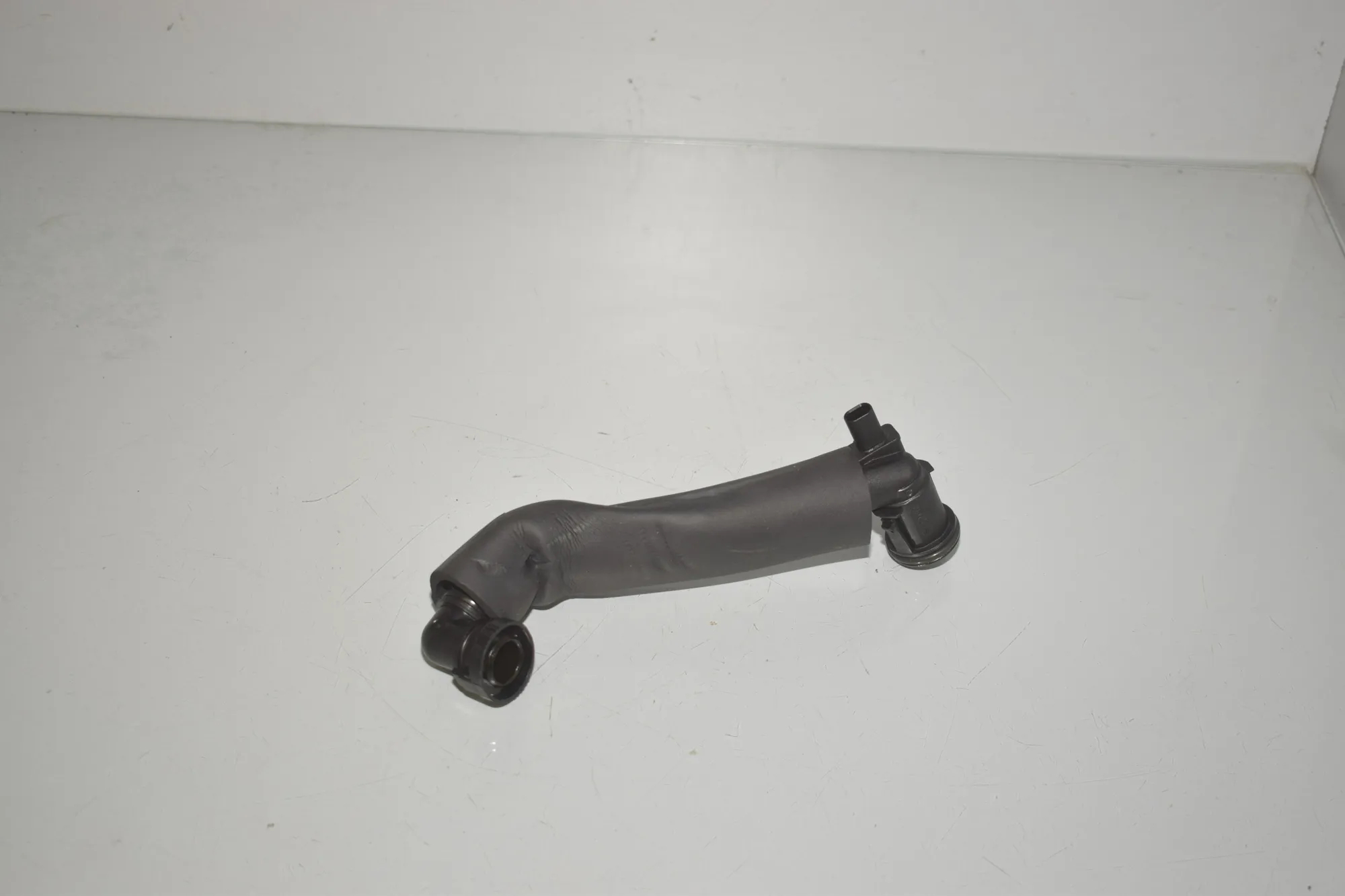 Breather Hose – OEM 7613889 · BMW 2 Active Tourer (F45) 218 i 2016