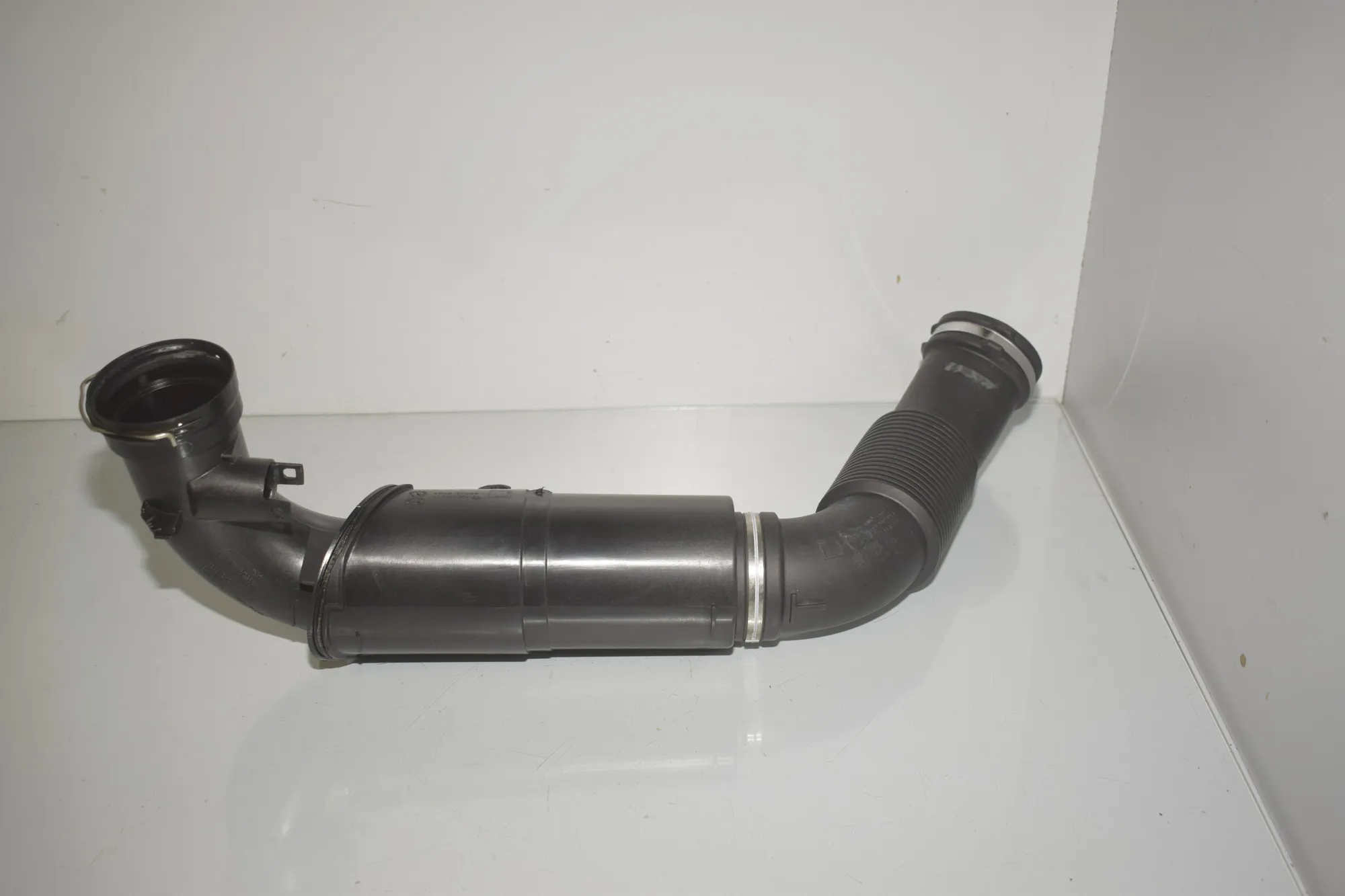 Air Intake Tube – OEM 7619268 · BMW 2 Active Tourer (F45) 218 i 2016 – 3