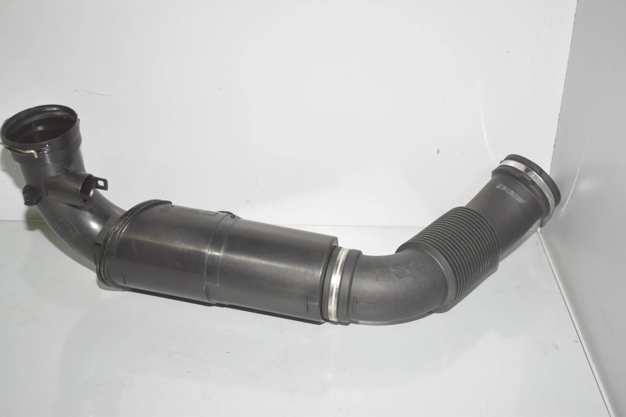 Air Intake Tube – OEM 7619268 · BMW 2 Active Tourer (F45) 218 i 2016