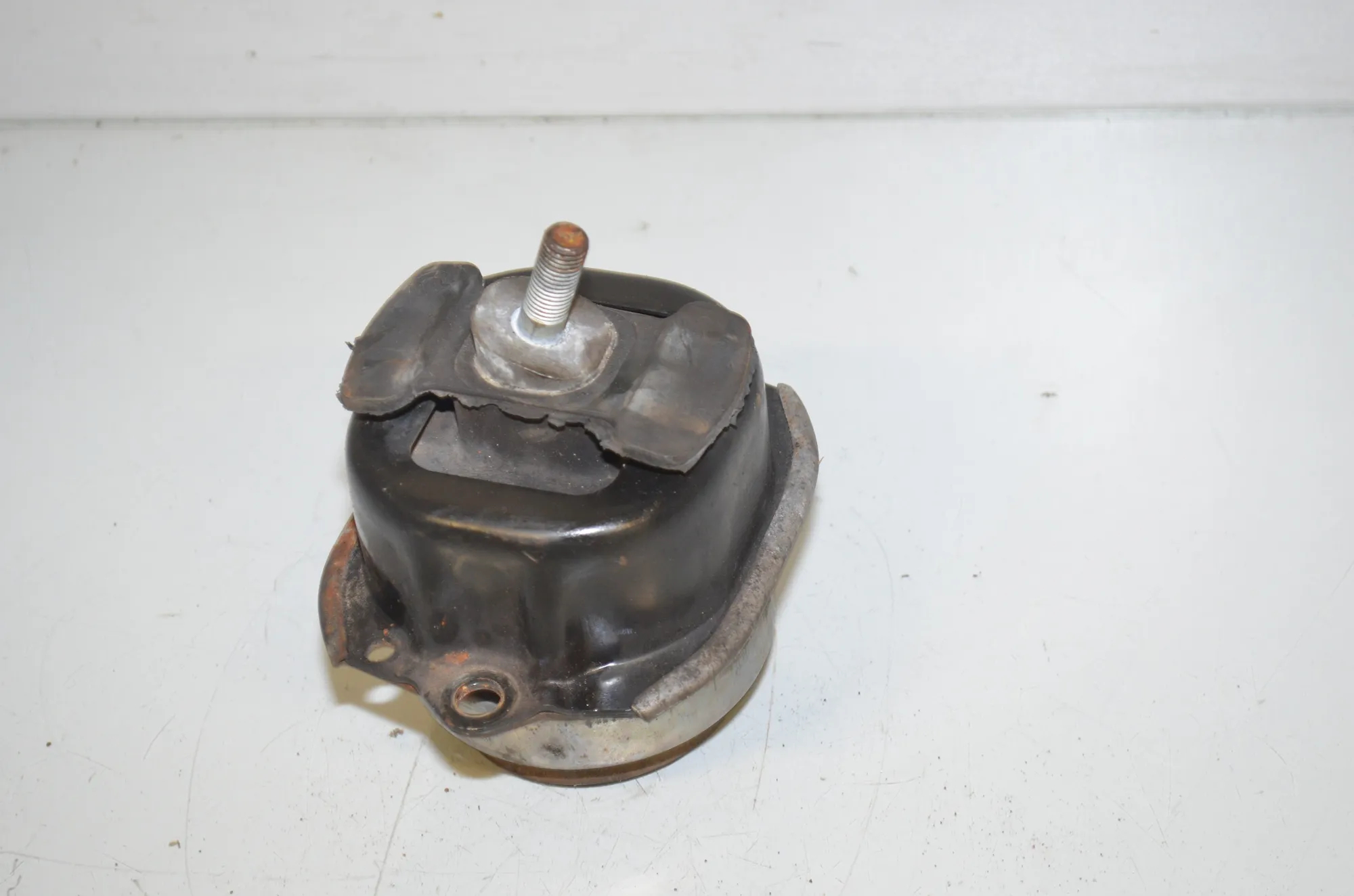 Right Side Engine Mount – OEM 6780653 · BMW X6 (E71, E72) xDrive 50 i 2008 – 2