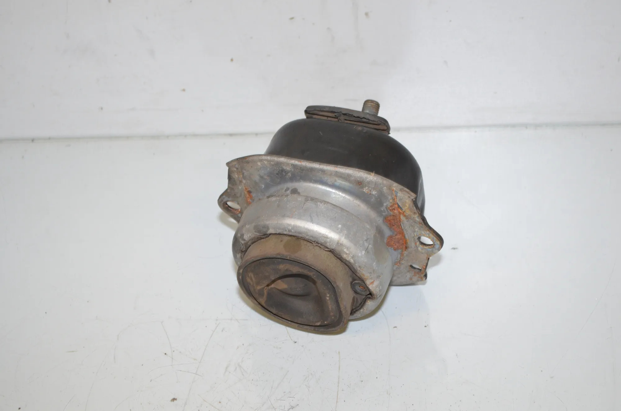 Right Side Engine Mount – OEM 6780653 · BMW X6 (E71, E72) xDrive 50 i 2008 – 4