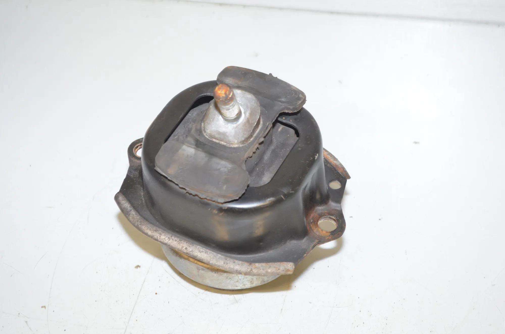 Right Side Engine Mount – OEM 6780653 · BMW X6 (E71, E72) xDrive 50 i 2008 – 3