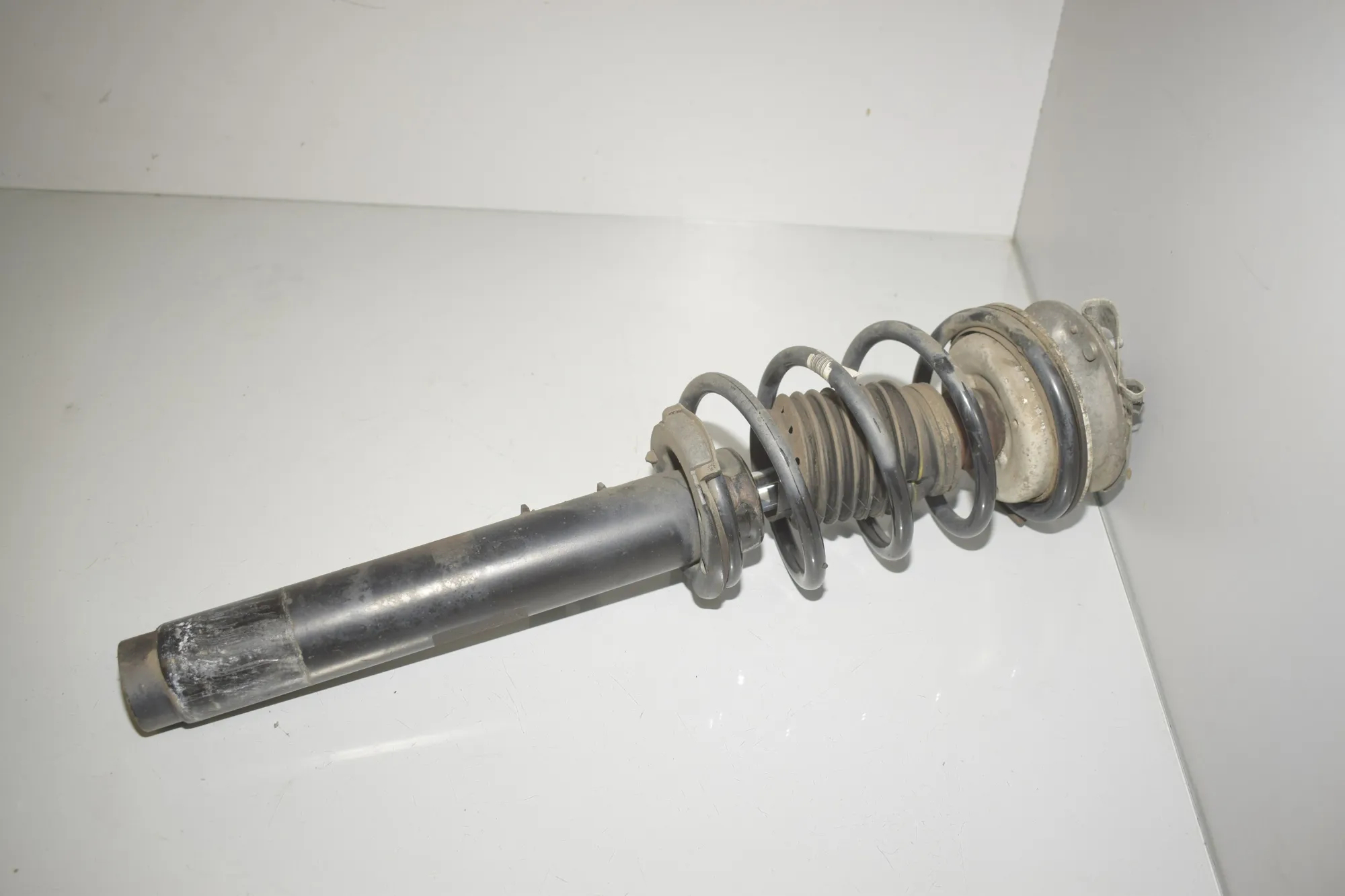 Front Right Shock Absorber – OEM 6851334 · BMW X1 (E84) sDrive 20 i 2013 – 3