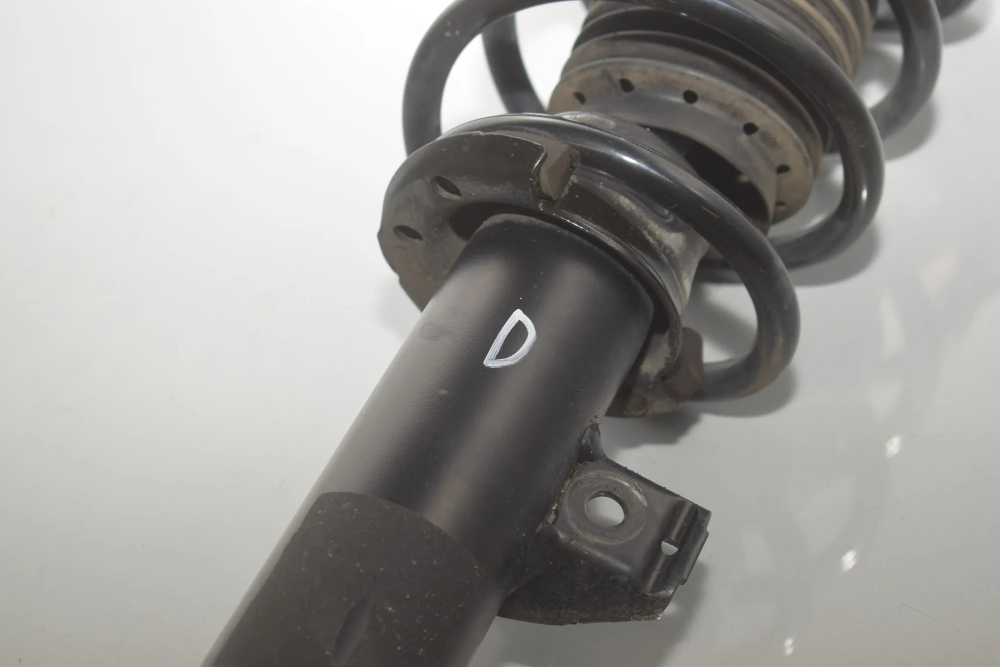 Front Right Shock Absorber – OEM 6851334 · BMW X1 (E84) sDrive 20 i 2013 – 4