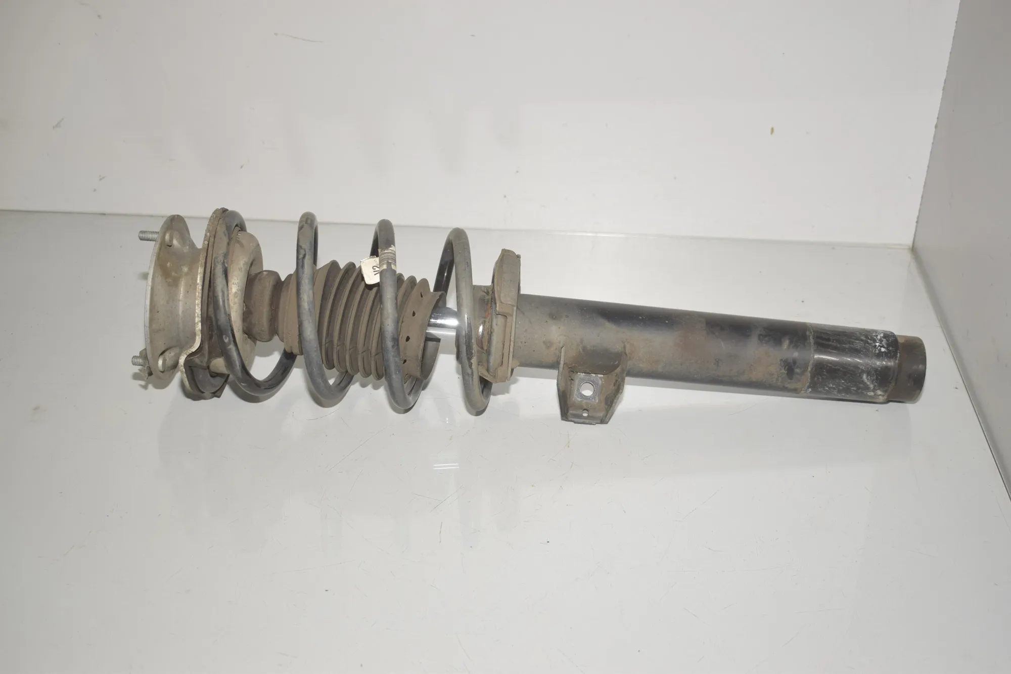 Front Right Shock Absorber – OEM 6851334 · BMW X1 (E84) sDrive 20 i 2013