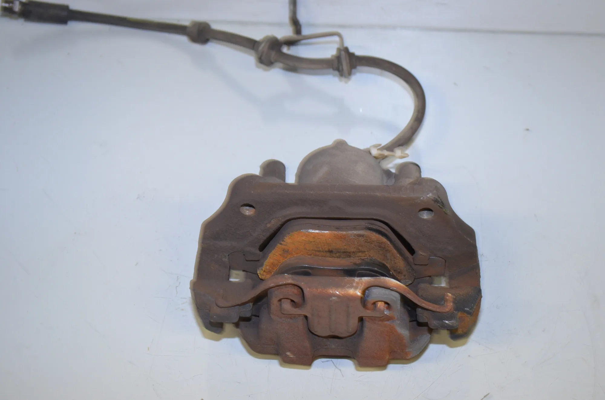 Front Left Brake Caliper – OEM 6778145 · BMW X1 (E84) sDrive 20 i 2013 – 4