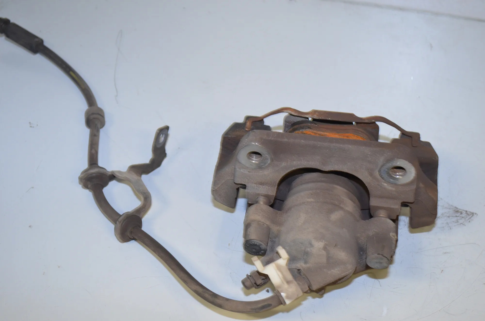 Front Left Brake Caliper – OEM 6778145 · BMW X1 (E84) sDrive 20 i 2013 – 3