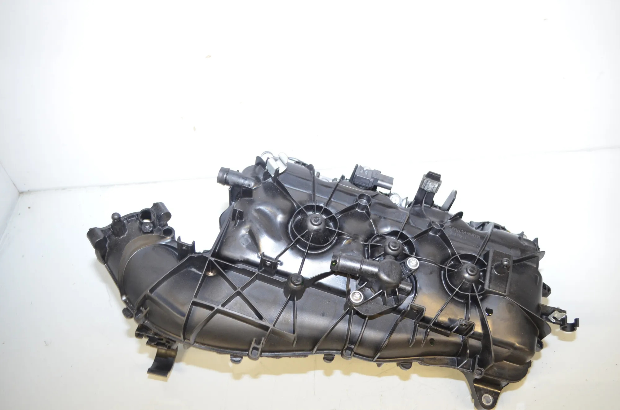 Intake Manifold – OEM 8647975 · BMW X3 (G01, F97) (2017 - -) xDrive 30 e Plug-in-Hybrid 2022