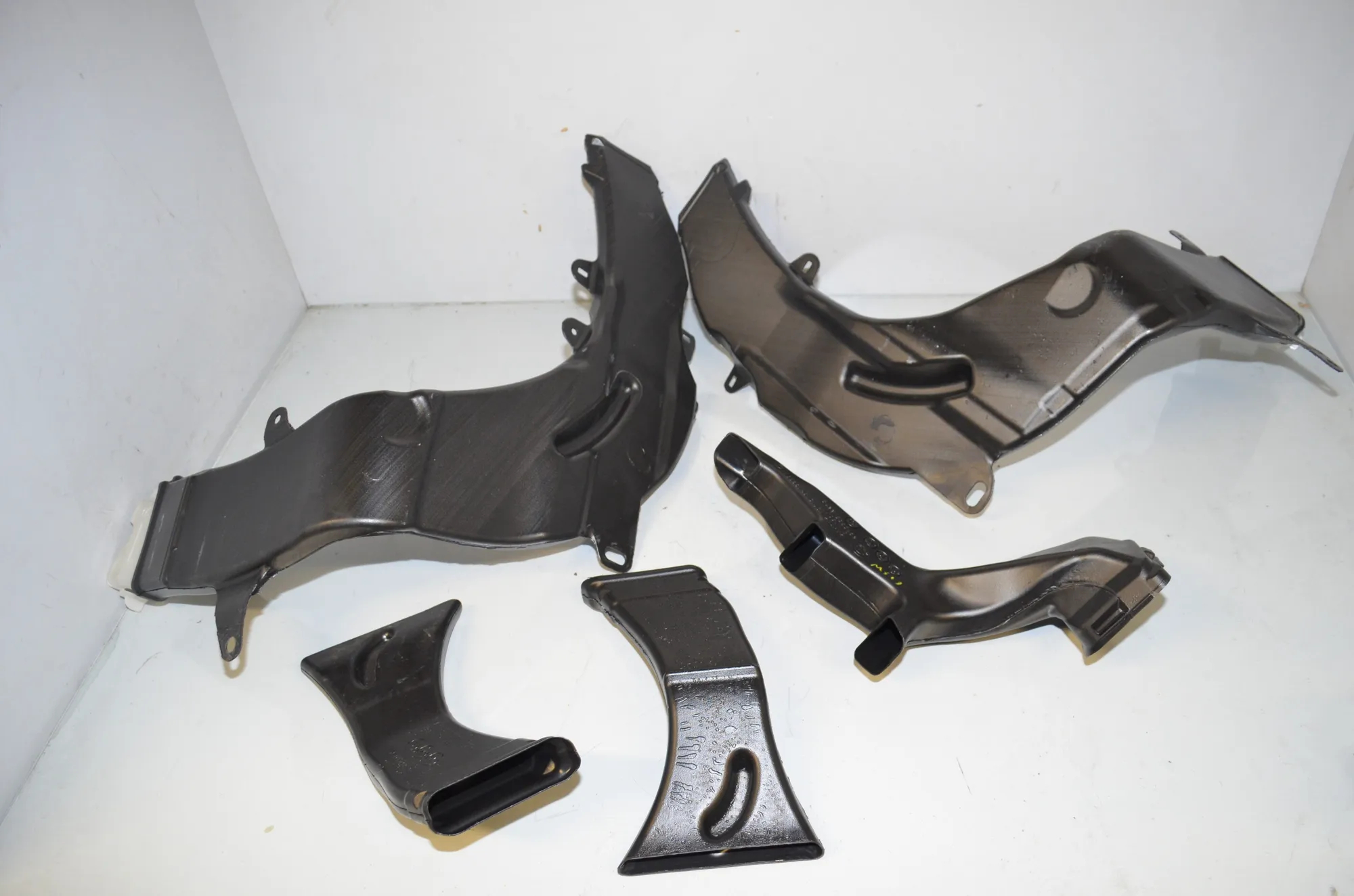 Interior Air Duct Channel – OEM 9363482 · BMW X3 (G01, F97) (2017 - -) xDrive 30 e Plug-in-Hybrid 2022 – 3