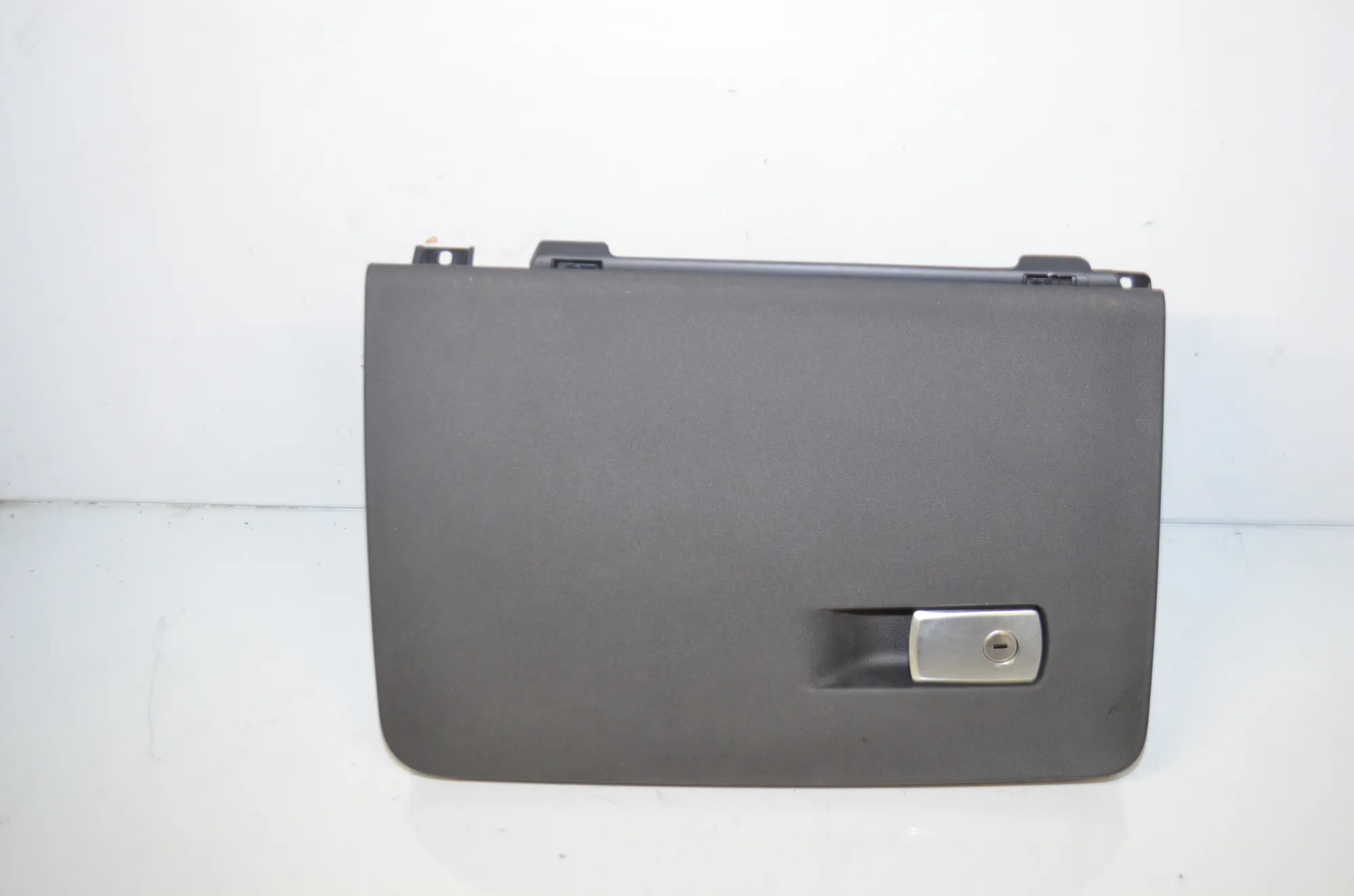 Glove Compartment – OEM 9363451 · BMW X3 (G01, F97) (2017 - -) xDrive 30 e Plug-in-Hybrid 2022