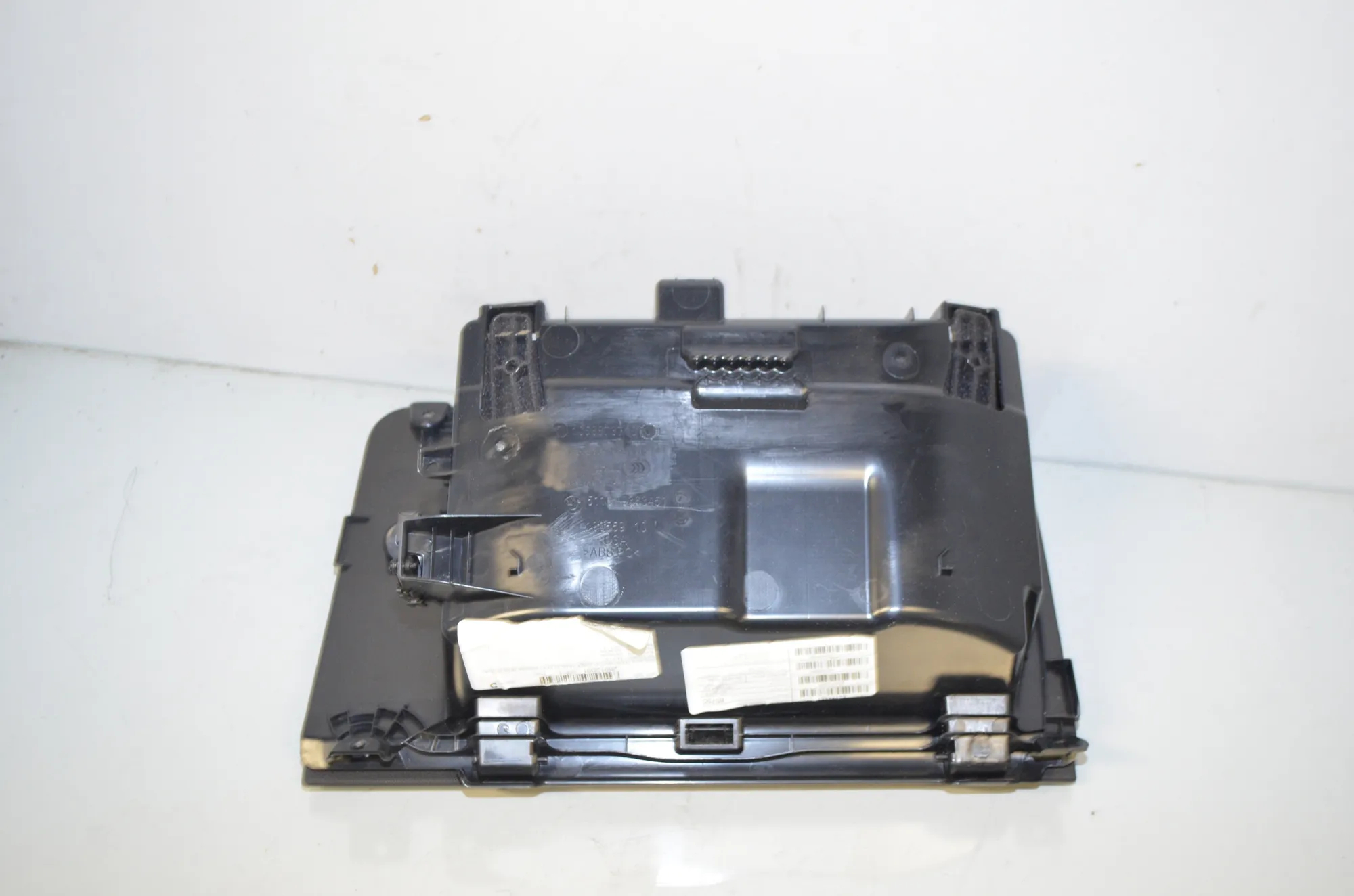 Glove Compartment – OEM 9363451 · BMW X3 (G01, F97) (2017 - -) xDrive 30 e Plug-in-Hybrid 2022 – 3