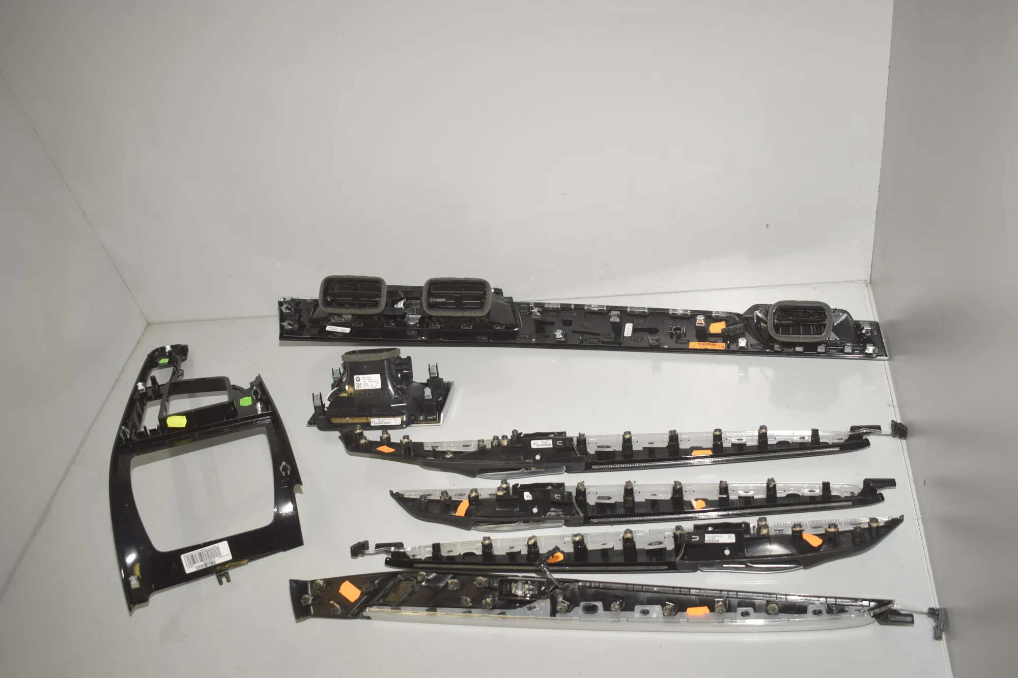Interior Trim Strips Kit – OEM 9292547 · BMW X1 (F48) xDrive 18 d 2018 – 6