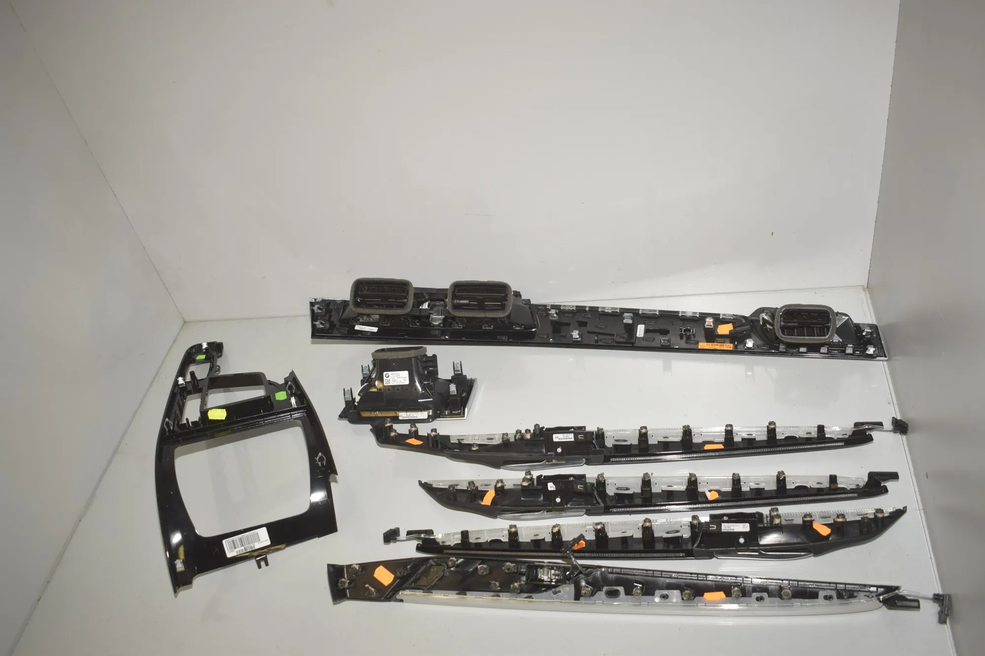 Interior Trim Strips Kit – OEM 9292547 · BMW X1 (F48) xDrive 18 d 2018 – 7