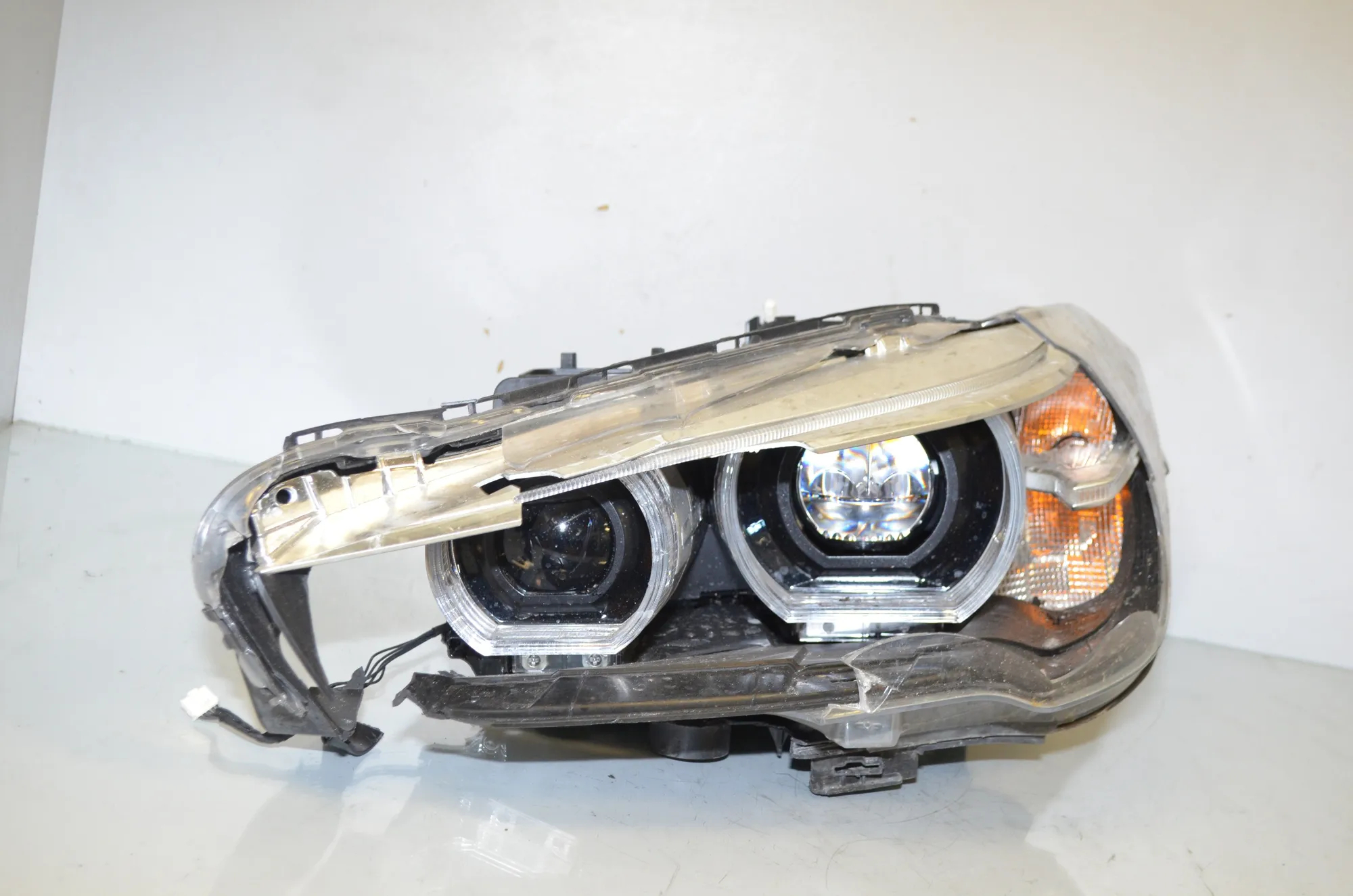 Front Left Headlight – OEM 7495003 · BMW X1 (F48) xDrive 18 d 2018 – 2