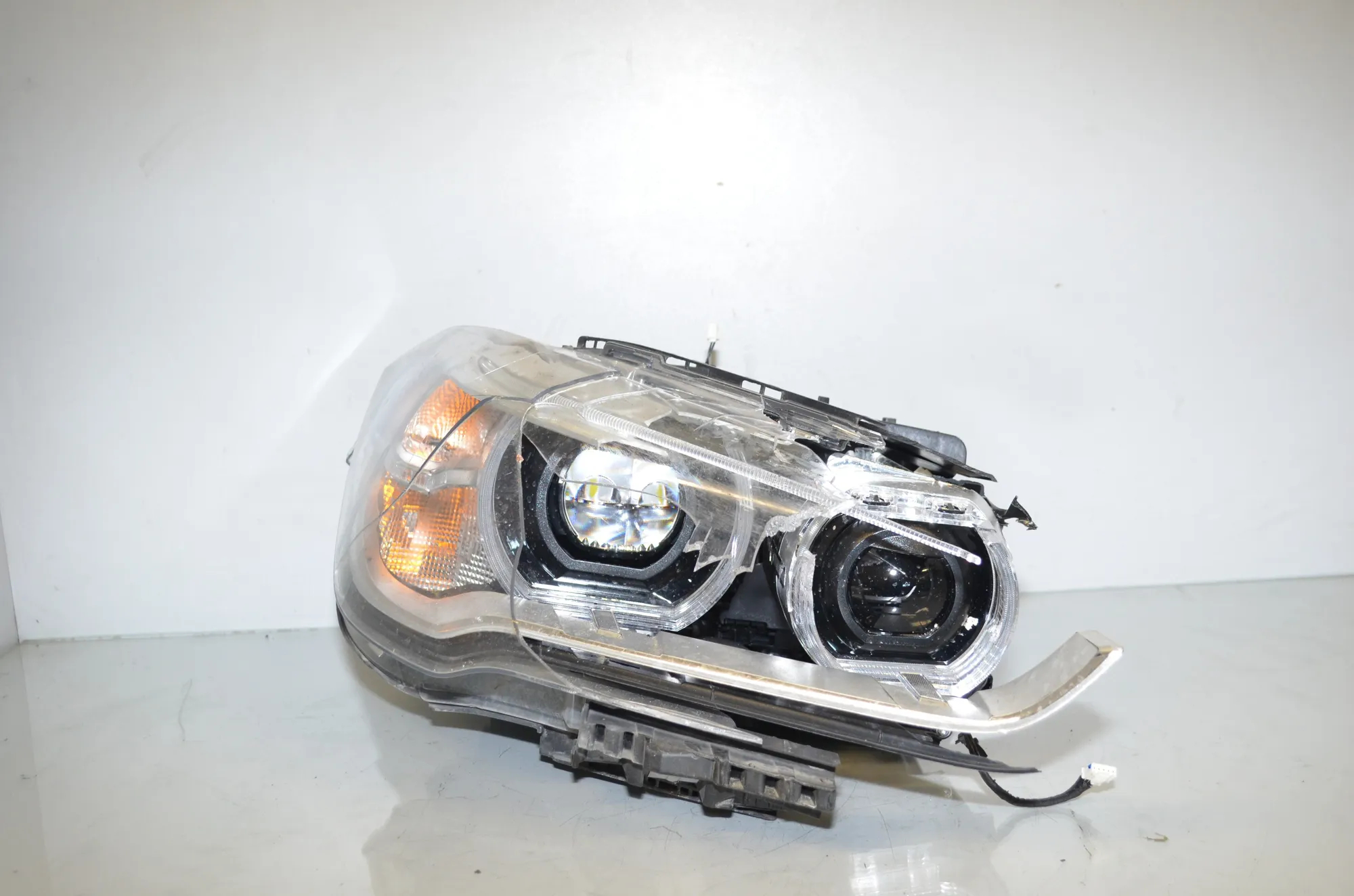 Front Right Headlight – OEM 7495004 · BMW X1 (F48) xDrive 18 d 2018 – 2