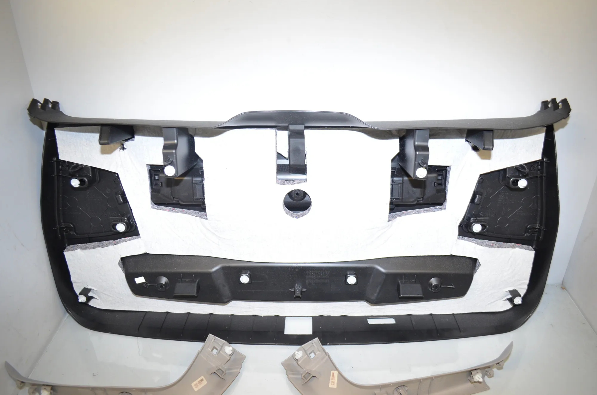 Tailgate Bootlid Cover Trim – OEM 7350845 · BMW X1 (F48) xDrive 18 d 2018 – 6