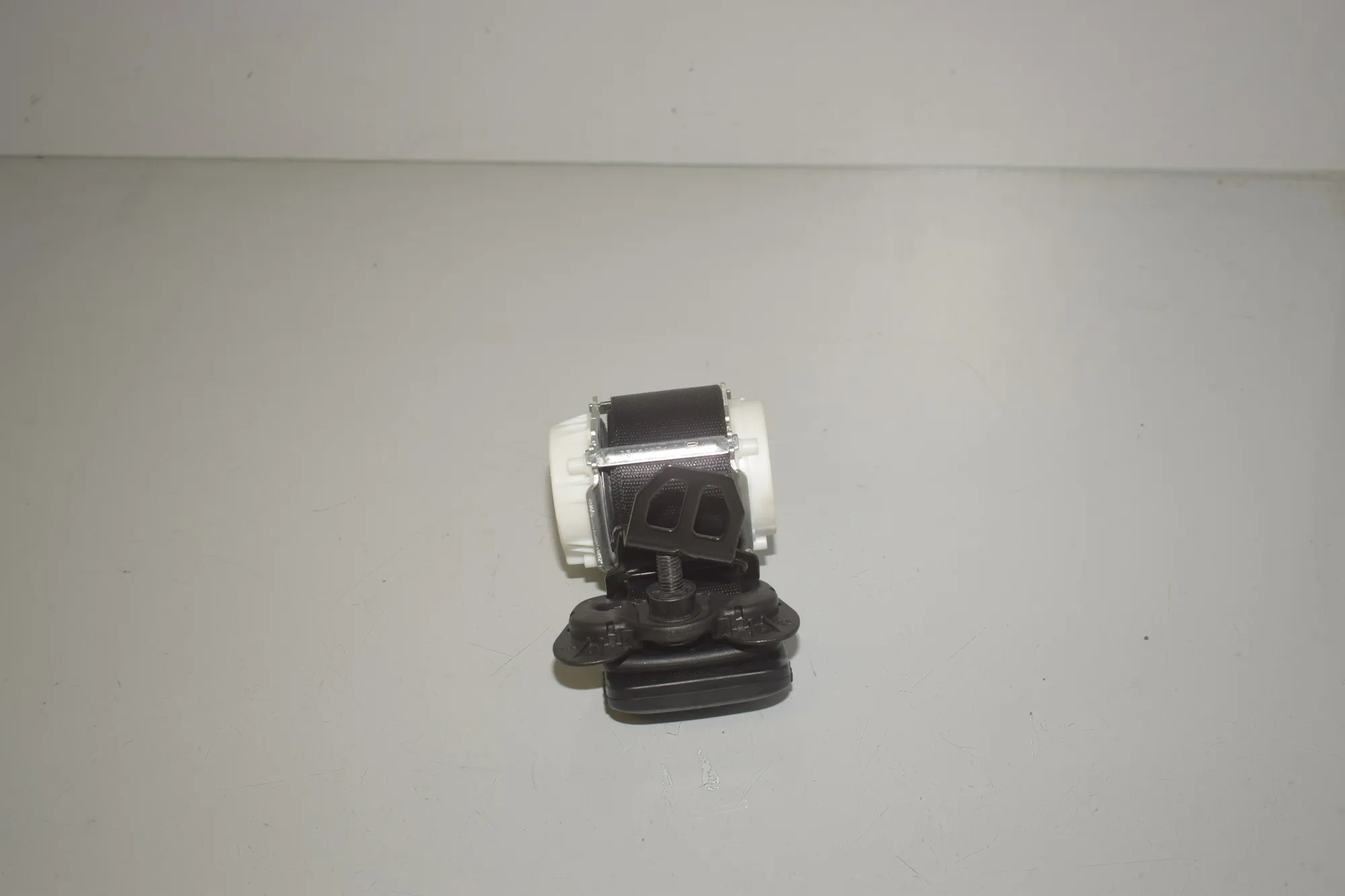 Rear Middle Seatbelt – OEM 7469270 · BMW X1 (F48) xDrive 18 d 2018 – 2