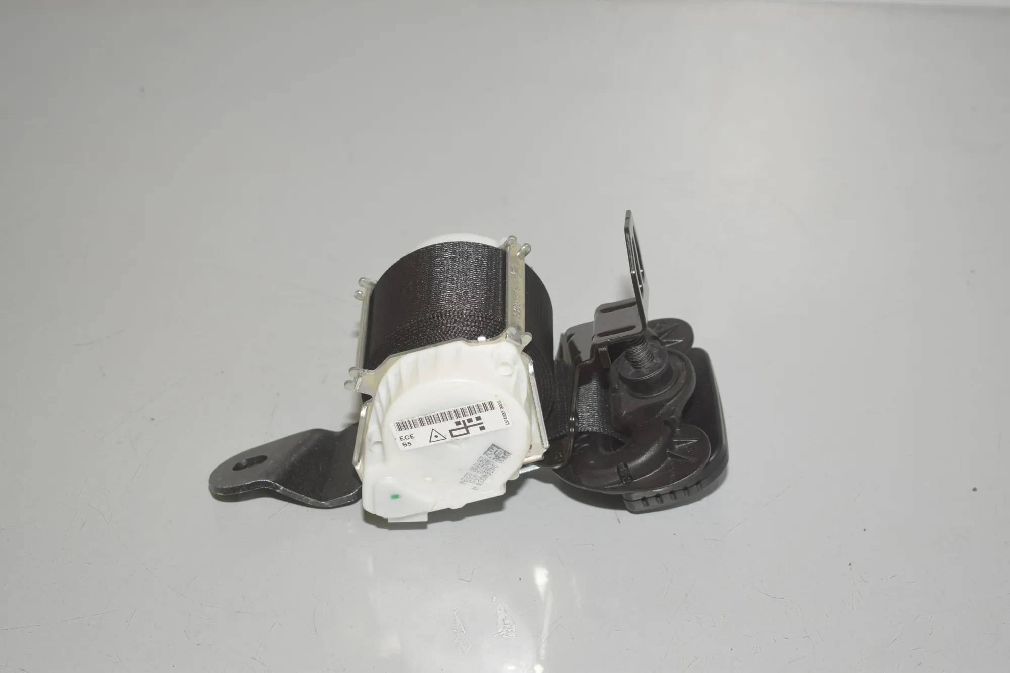 Rear Middle Seatbelt – OEM 7469270 · BMW X1 (F48) xDrive 18 d 2018 – 3