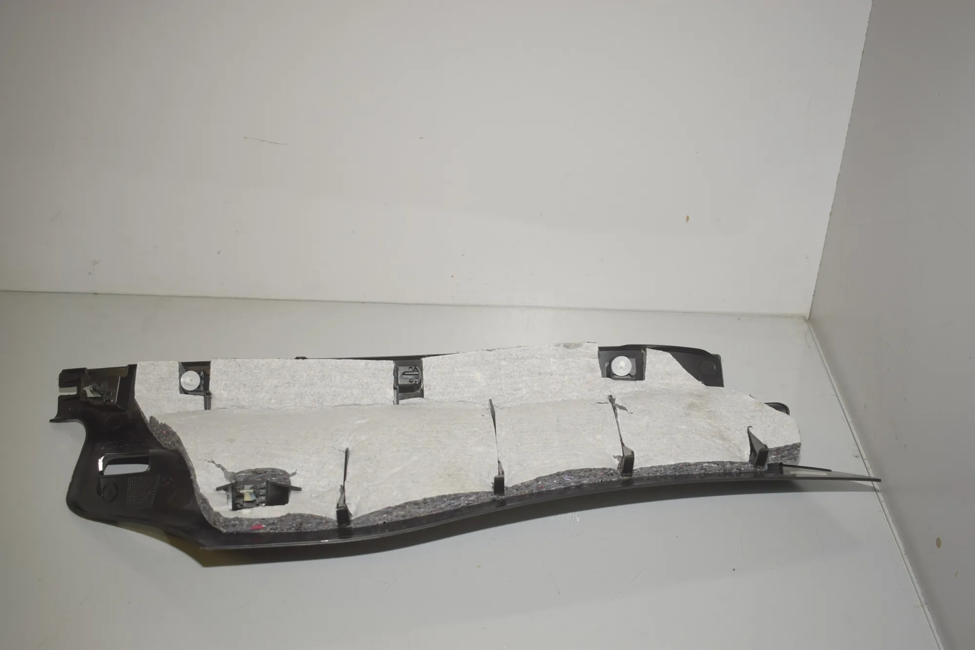 Rear Left Seat Trim – OEM 7366845 · BMW X1 (F48) xDrive 18 d 2018 – 3
