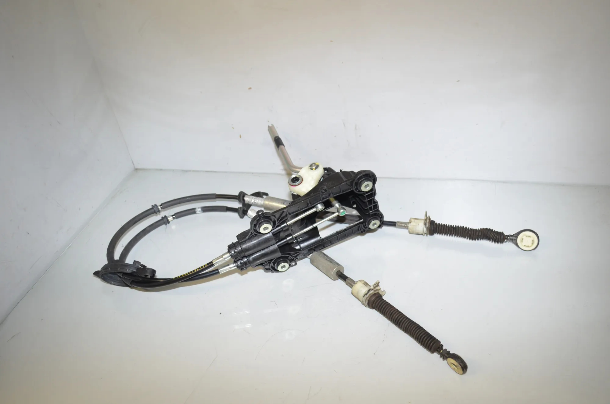 Gear Shifting Mechanism – OEM 8666826 · BMW X1 (F48) xDrive 18 d 2018 – 3