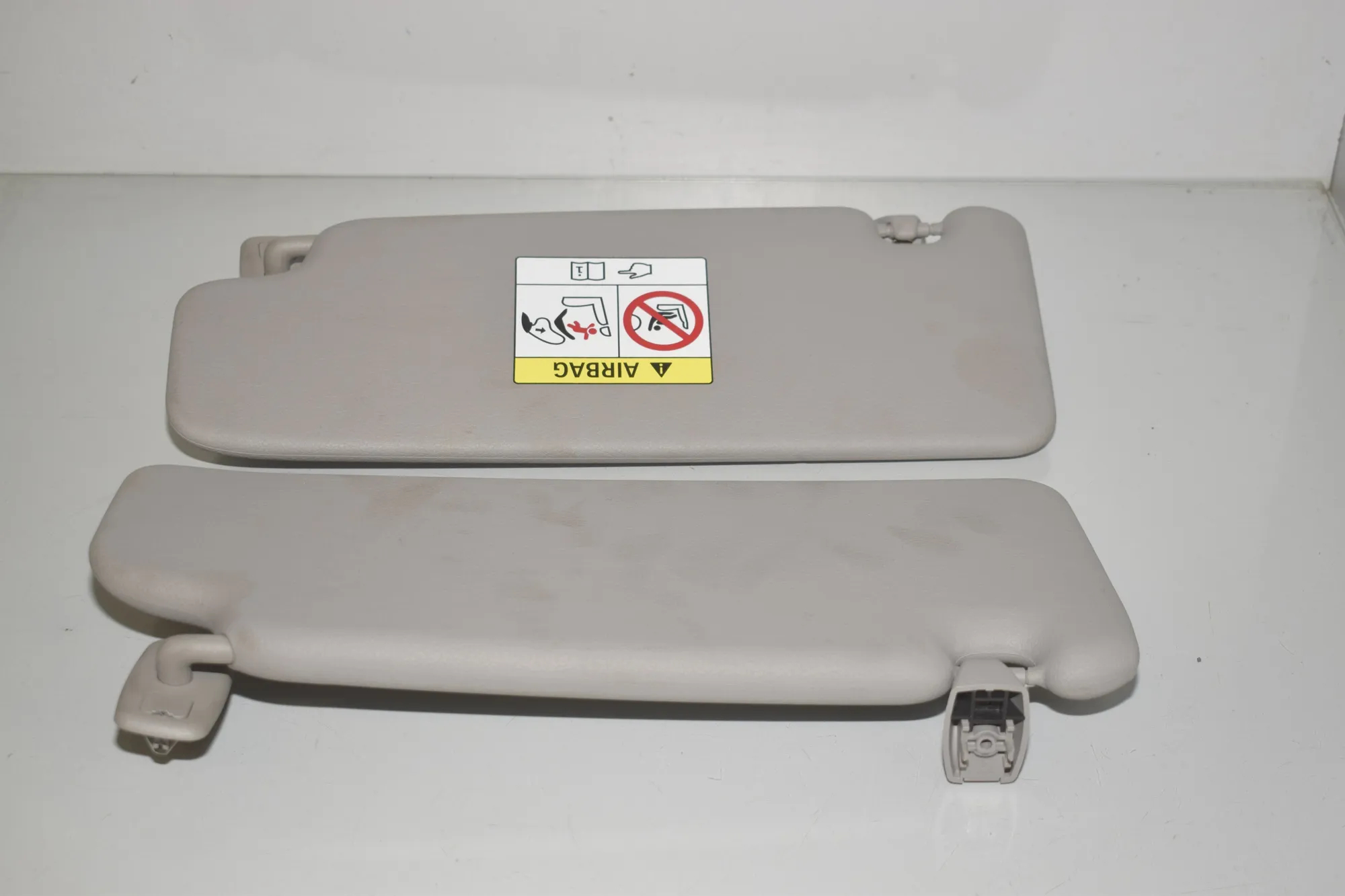 Right Side Sun Visor – OEM 5A3BCC2 · BMW X1 (F48) xDrive 18 d 2018 – 3