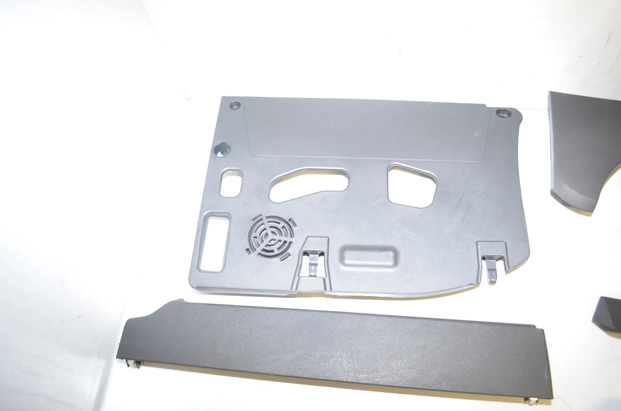 Dashboard Lower Trim – OEM 9292145 · BMW X1 (F48) xDrive 18 d 2018 – 2