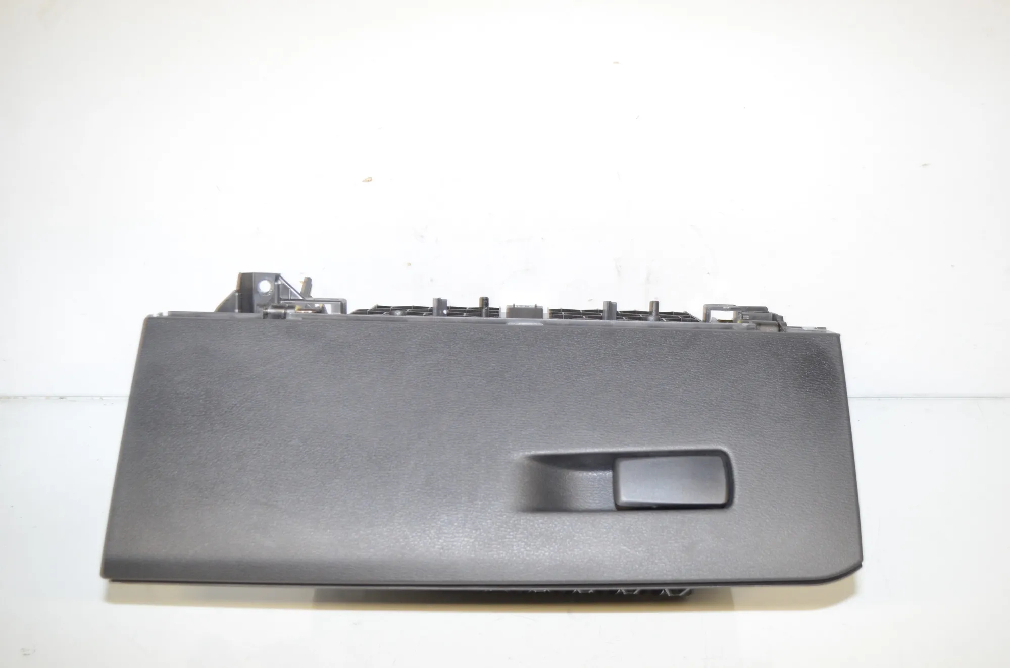 Glove Compartment – OEM 6965758 · BMW X1 (F48) xDrive 18 d 2018