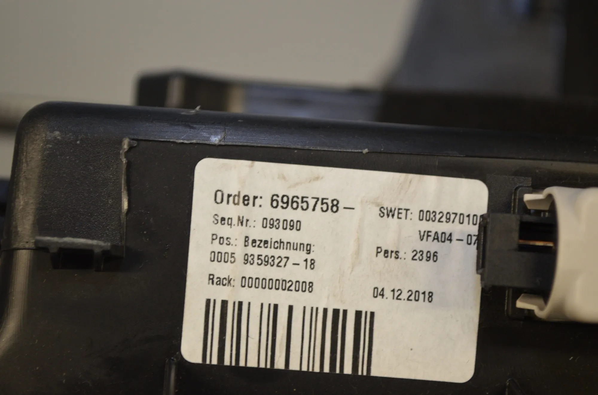 Glove Compartment – OEM 6965758 · BMW X1 (F48) xDrive 18 d 2018 – 5