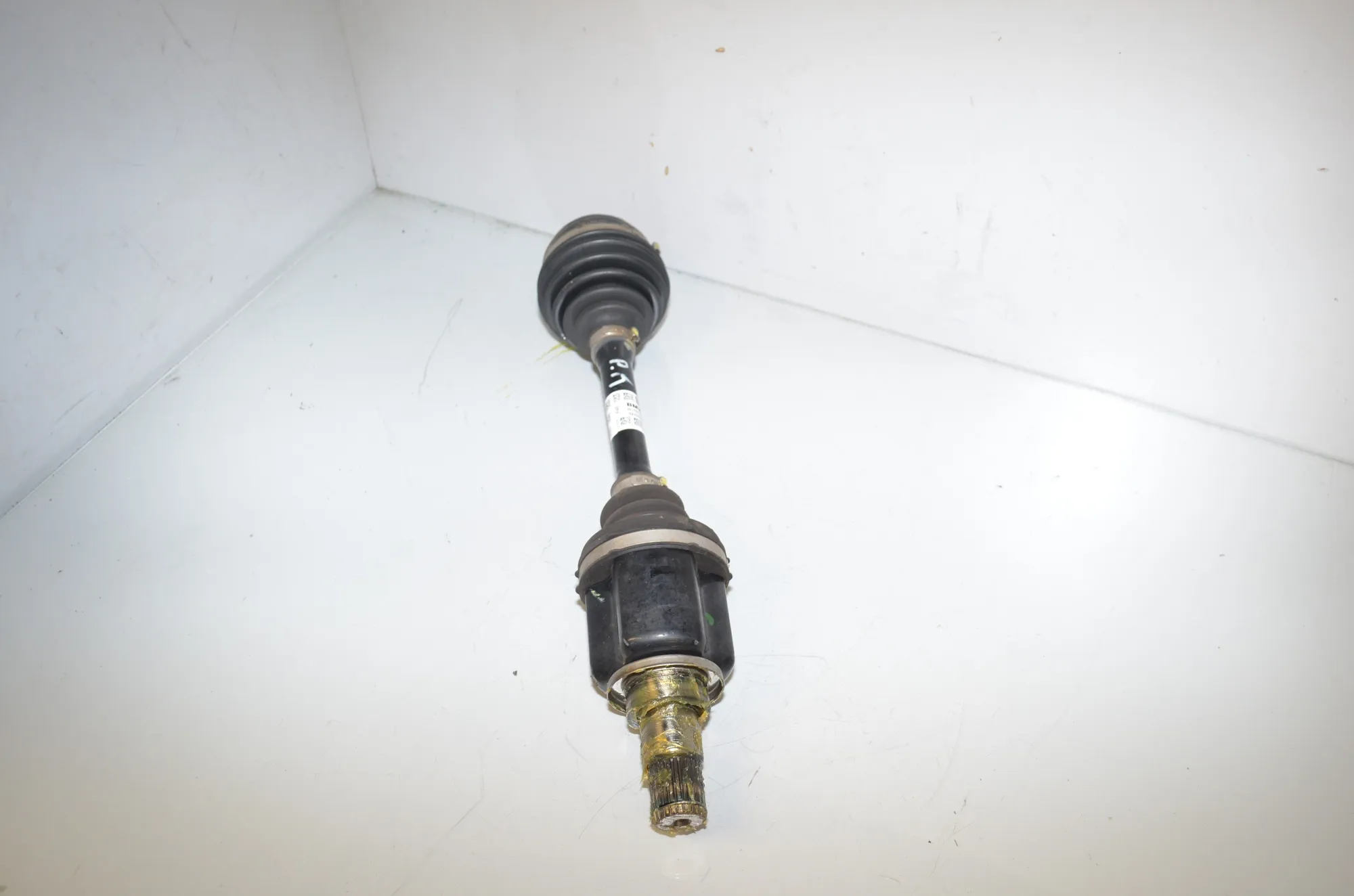Front Left Driveshaft – OEM 8611937 · BMW X1 (F48) xDrive 18 d 2018 – 2