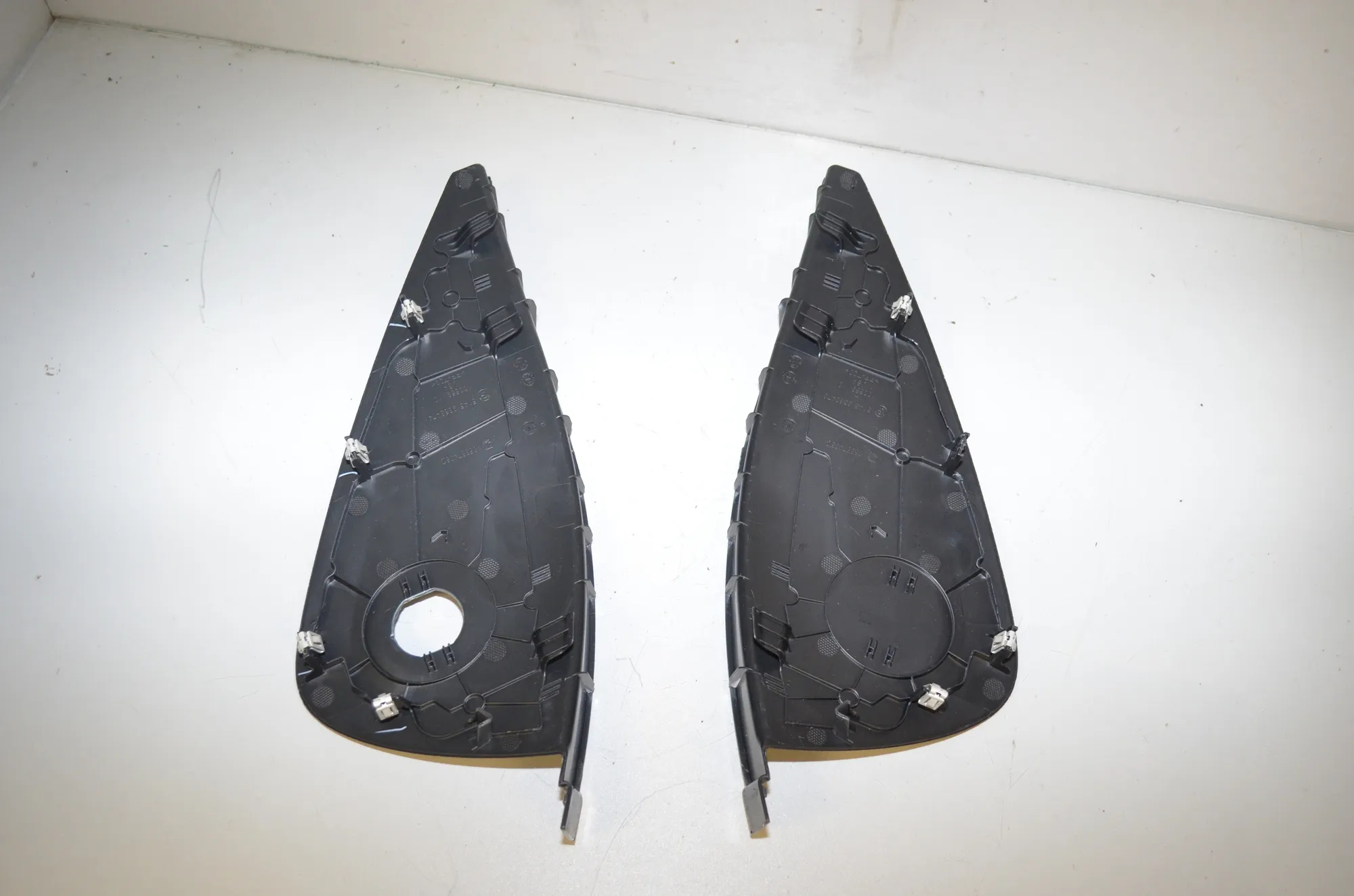 Dashboard Side Trim – OEM 9363474 · BMW X3 (G01, F97) (2017 - -) xDrive 30 e Plug-in-Hybrid 2022 – 3