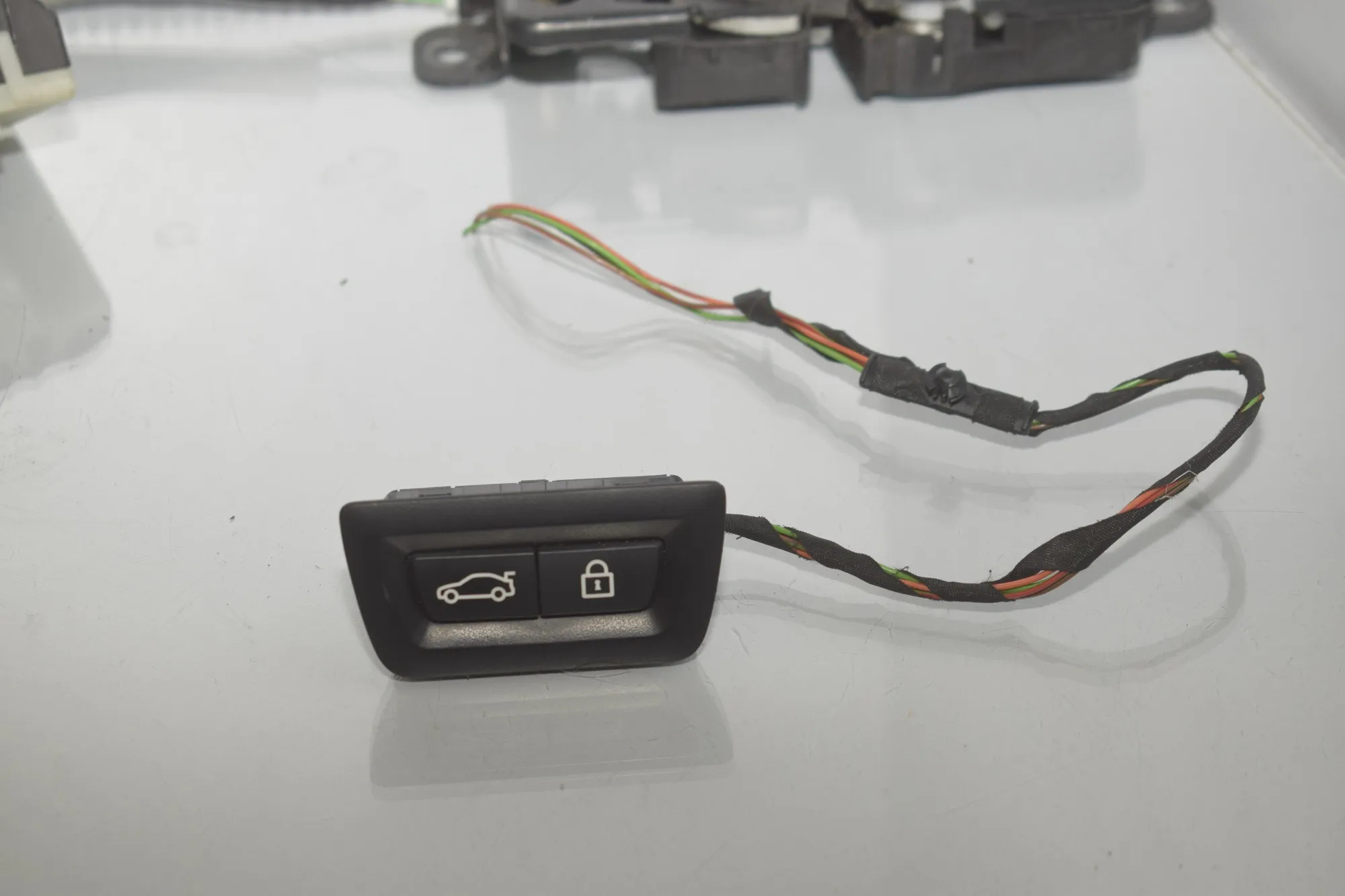 Electric Tailgate Opening Kit – OEM 9275121 · BMW X3 (G01, F97) (2017 - -) xDrive 30 e Plug-in-Hybrid 2022 – 5