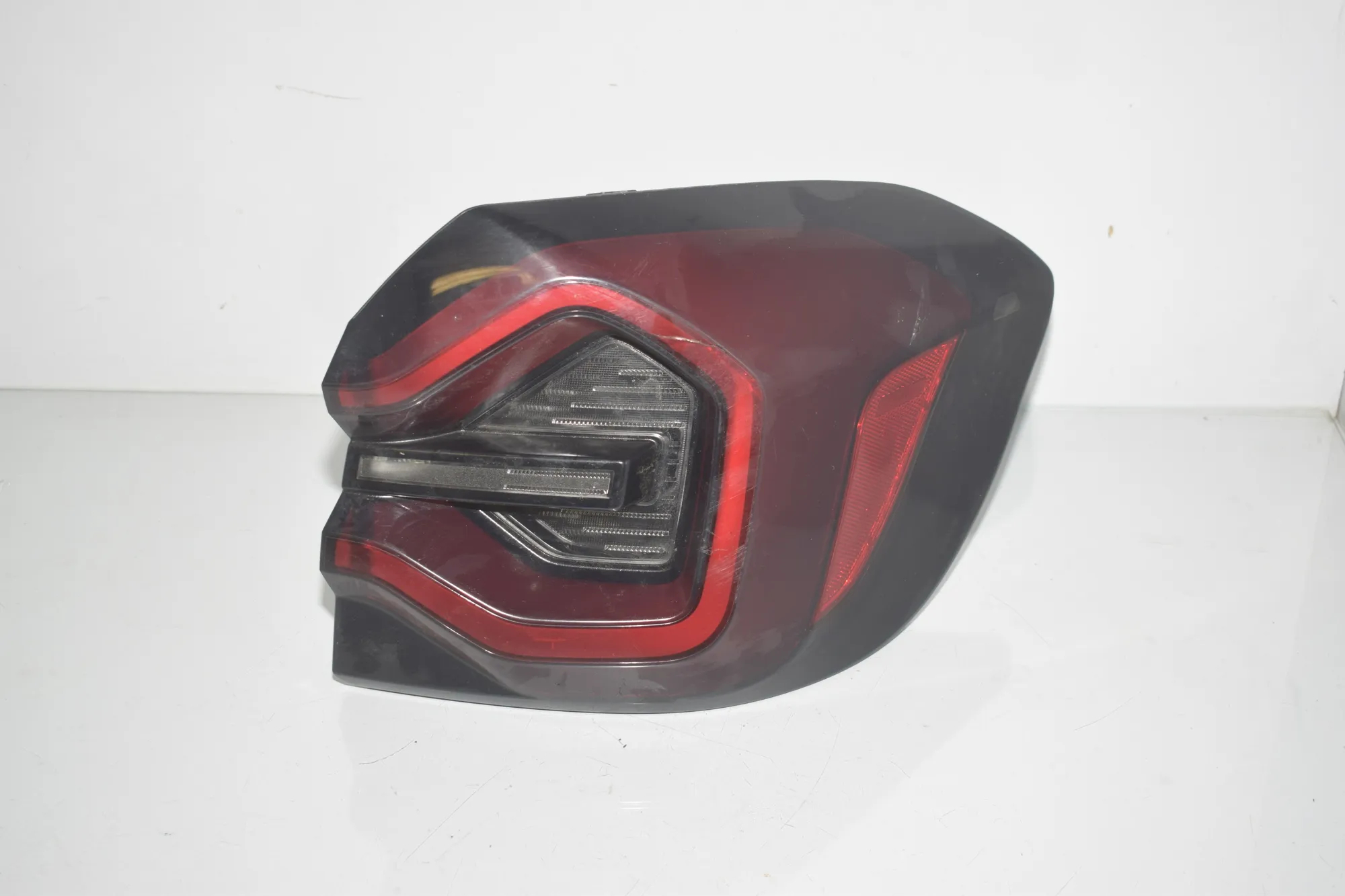 Rear Right Tail Light – OEM 9463048 · BMW X3 (G01, F97) (2017 - -) xDrive 30 e Plug-in-Hybrid 2022