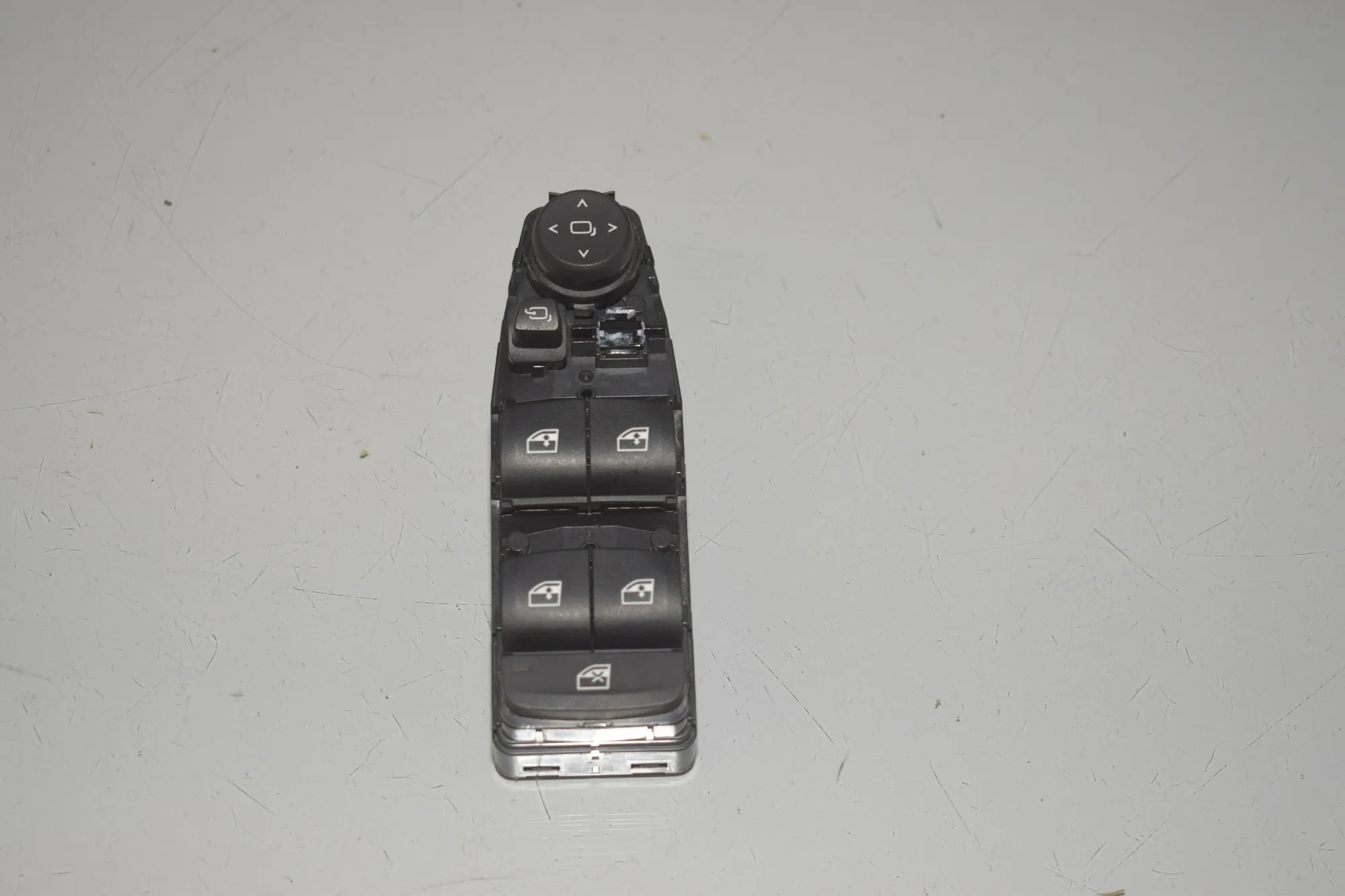 Front Left Door Window Switch – OEM 5A5AAA3 · BMW X3 (G01, F97) (2017 - -) xDrive 30 e Plug-in-Hybrid 2022 – 3