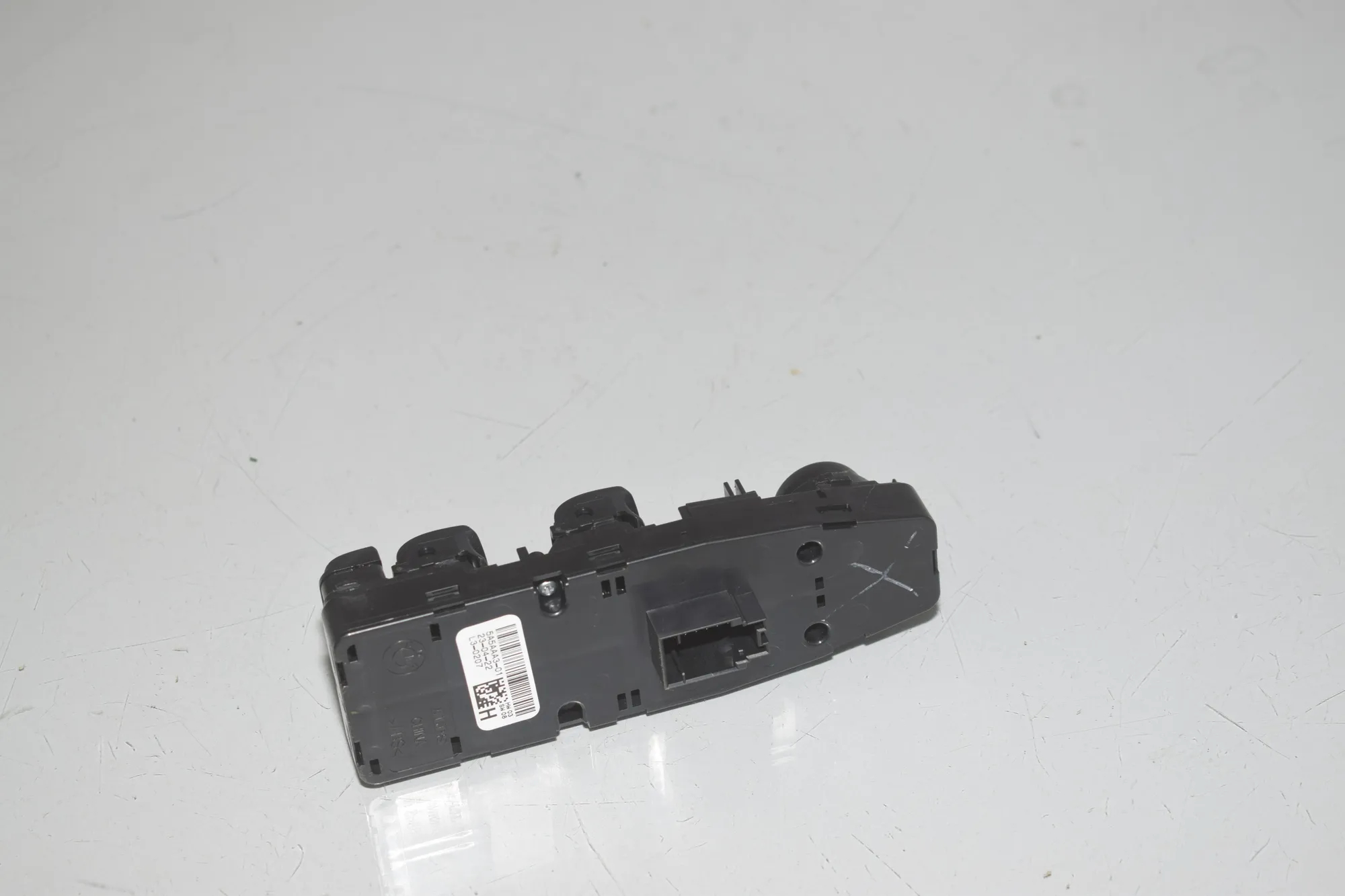 Front Left Door Window Switch – OEM 5A5AAA3 · BMW X3 (G01, F97) (2017 - -) xDrive 30 e Plug-in-Hybrid 2022 – 4