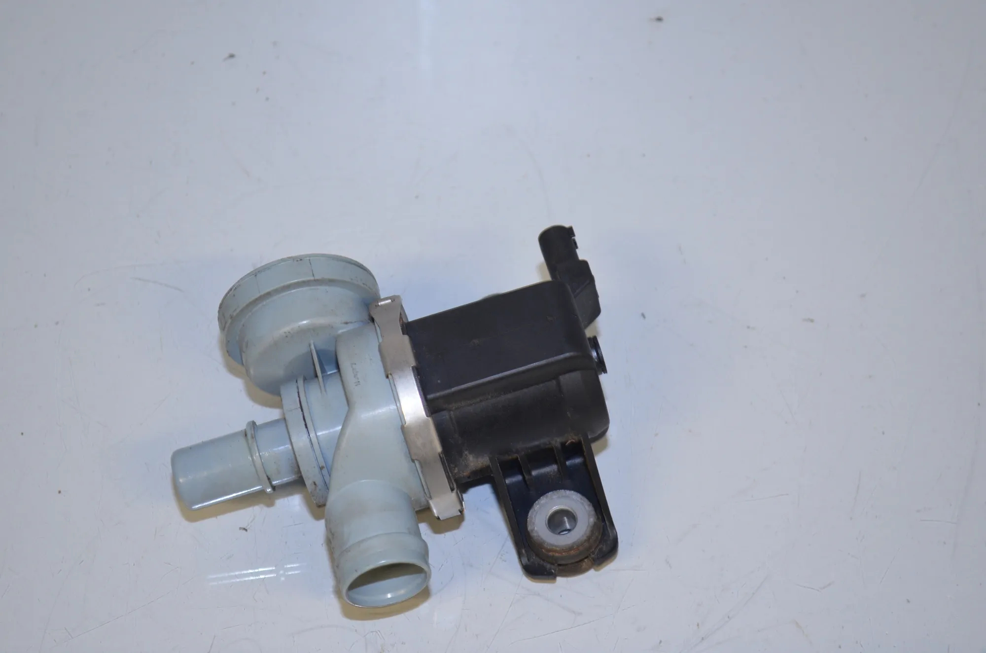 Auxiliary Water Pump – OEM 7441833 · BMW X3 (G01, F97) (2017 - -) xDrive 30 e Plug-in-Hybrid 2022 – 2