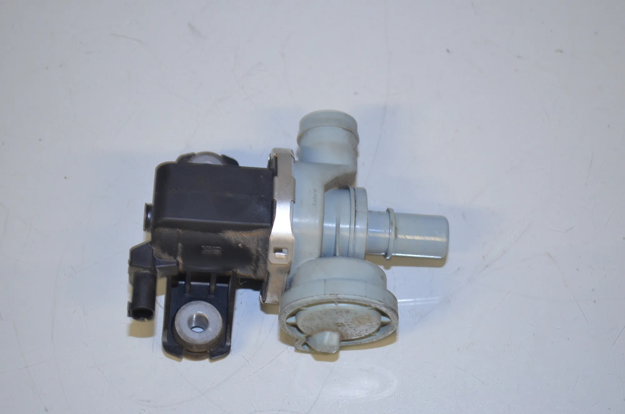 Auxiliary Water Pump – OEM 7441833 · BMW X3 (G01, F97) (2017 - -) xDrive 30 e Plug-in-Hybrid 2022