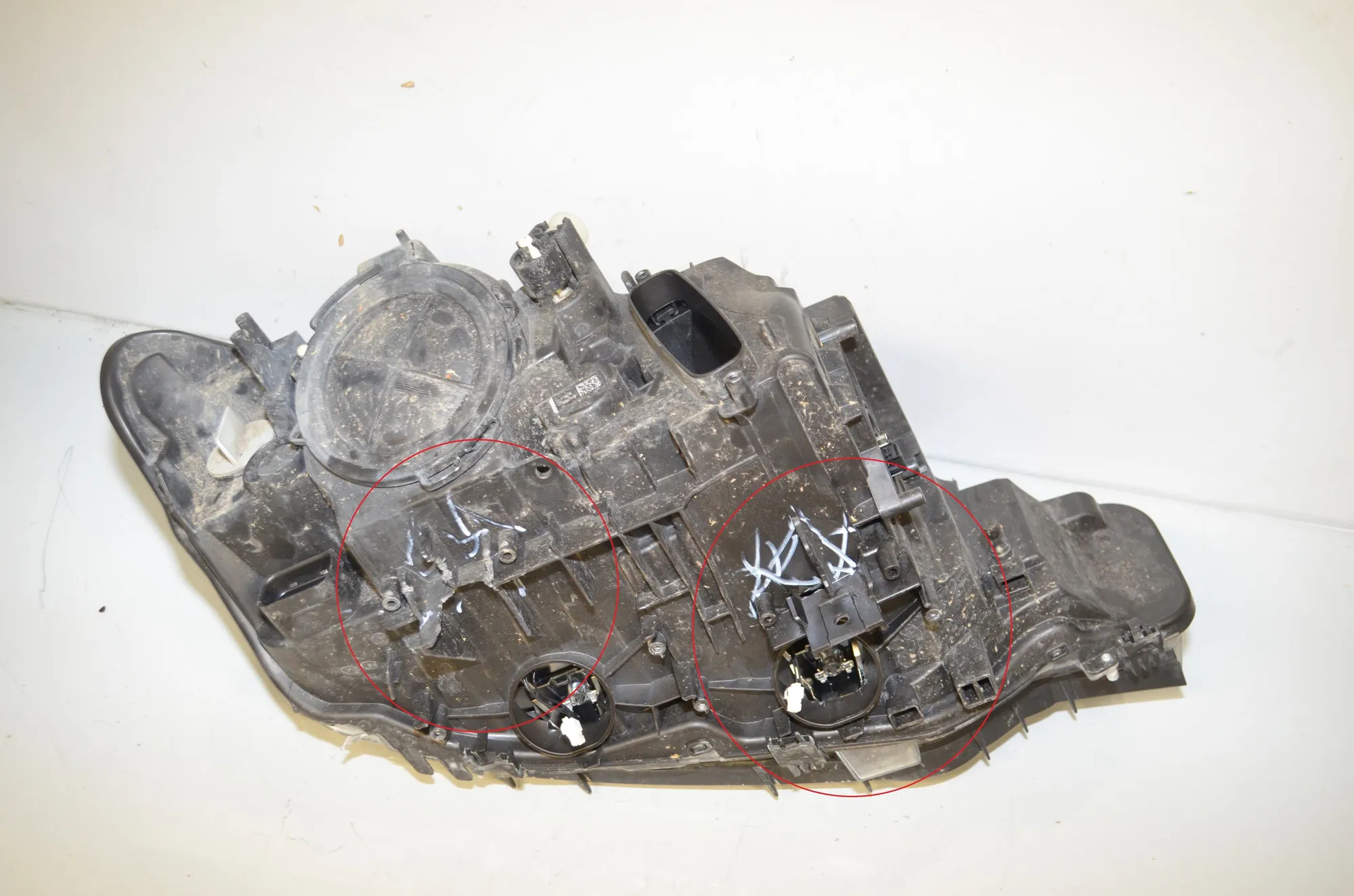 Front Left Headlight – OEM 7259525 · BMW 3 (F30, F80) 318 d 2013 – 2
