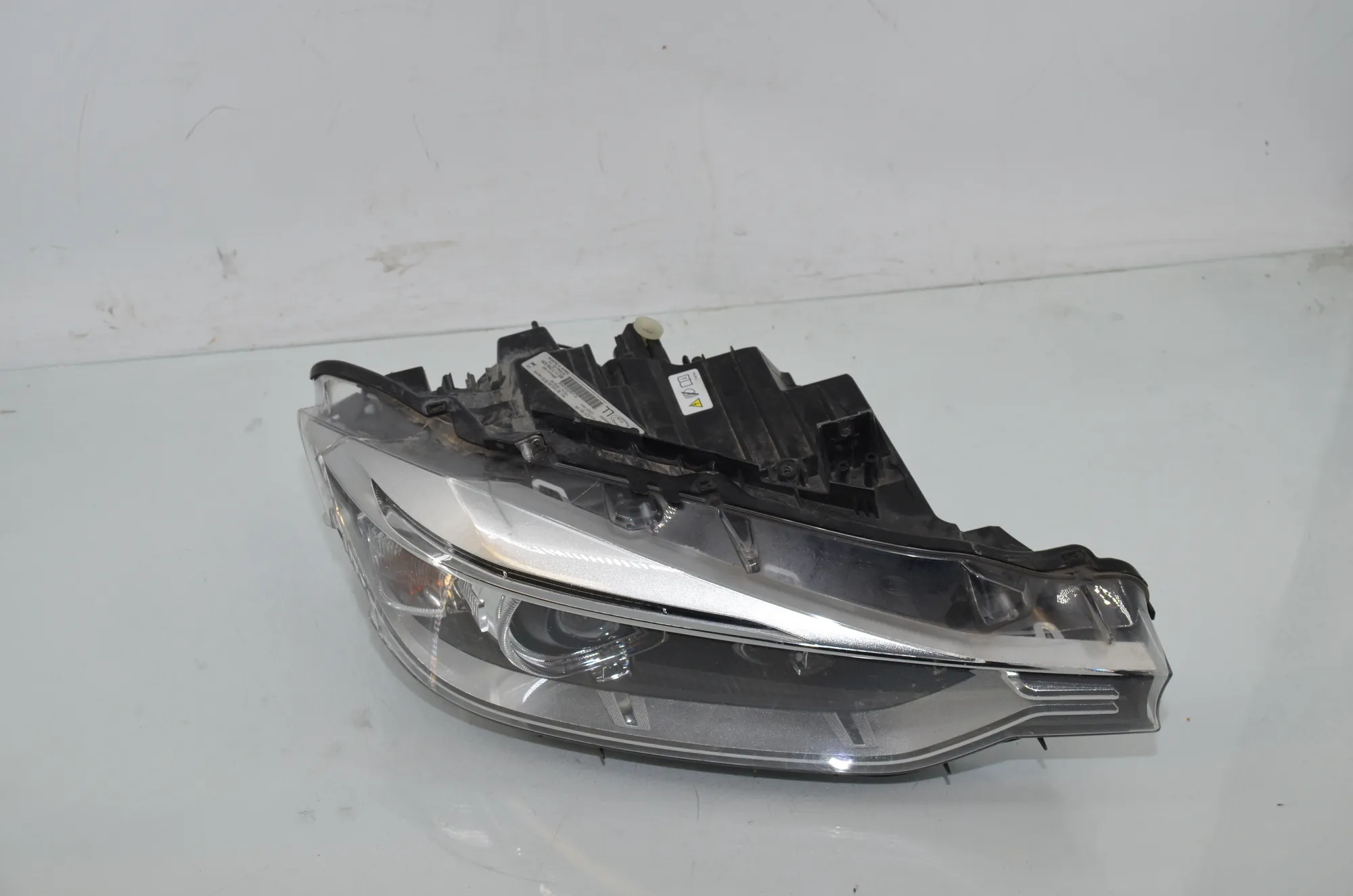Front Right Headlight – OEM 7259526 · BMW 3 (F30, F80) 318 d 2013